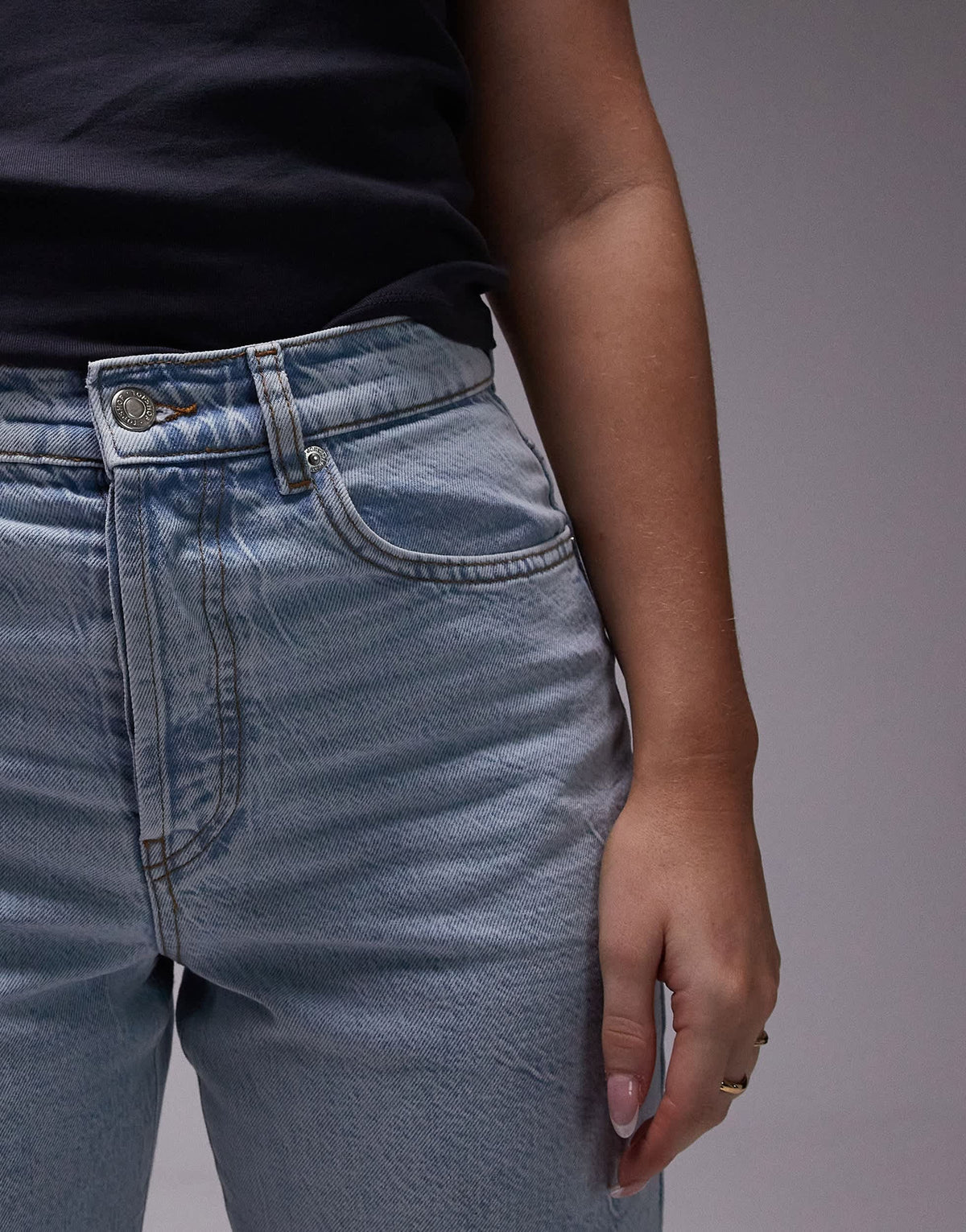 Topshop Hourglass mid rise loose fit straight jean in bleach