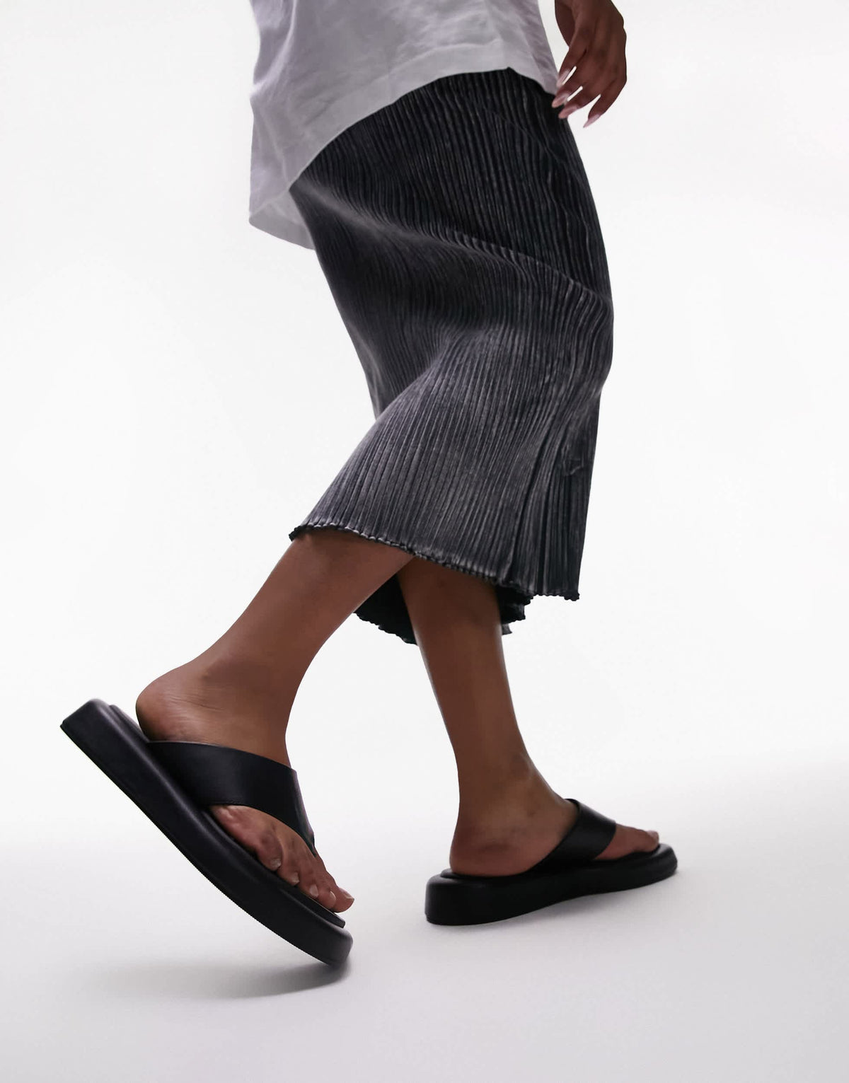Topshop Jonah toe post footbed sandal in black