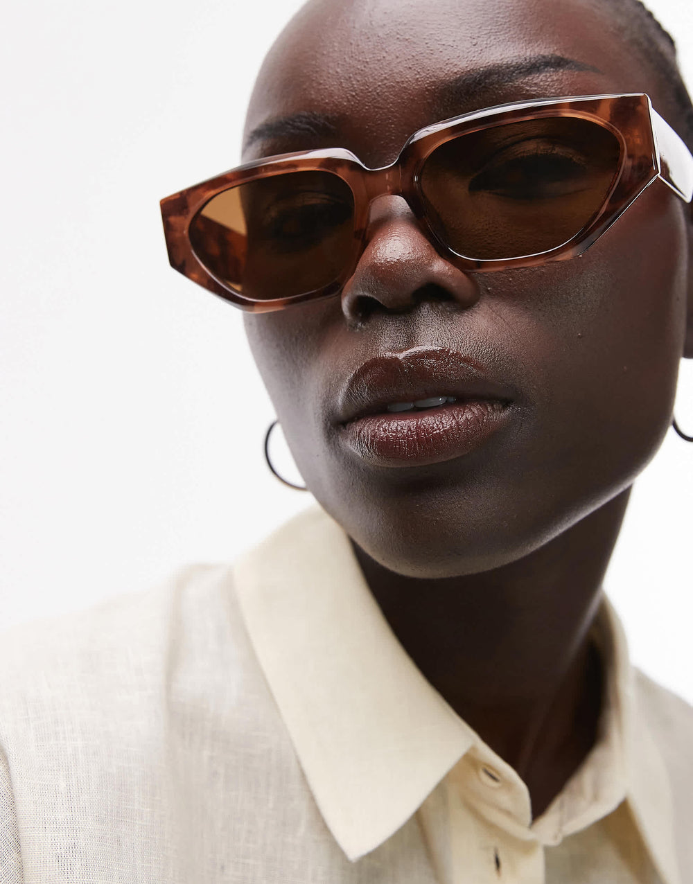 Lunettes de soleil œil-de-chat angulaires Topshop Croatia marron écaille