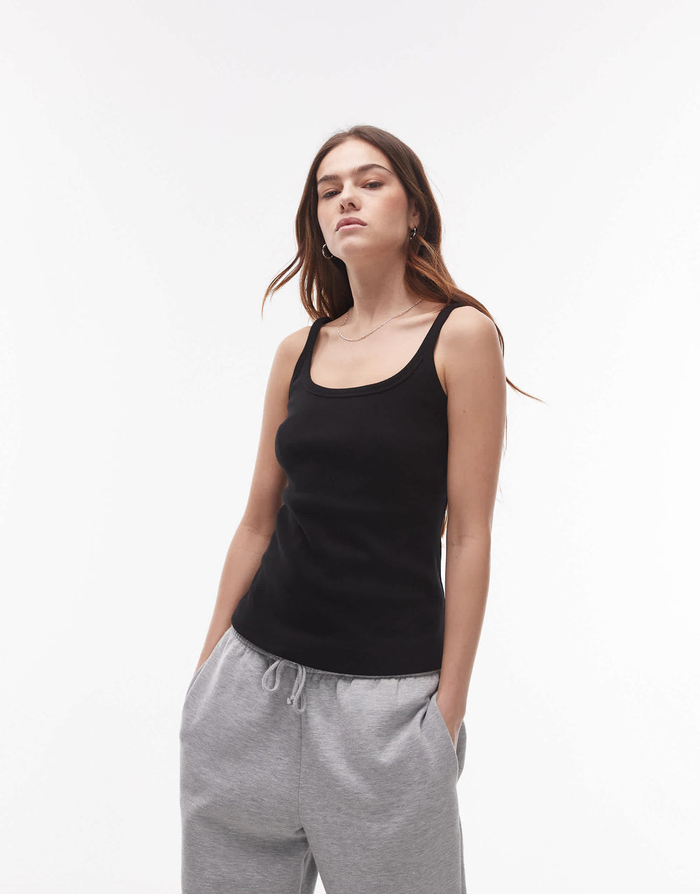 Débardeur côtelé à fines bretelles et encolure arrondie Topshop noir