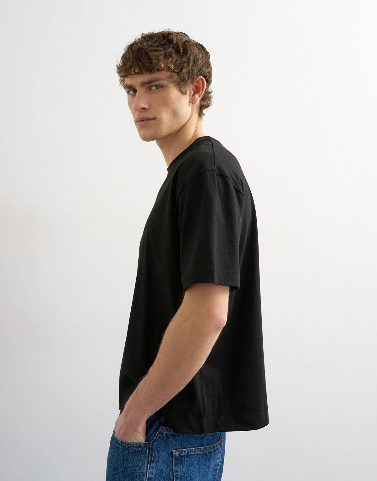 Topman relaxed fit cropped fit t-shirt in black