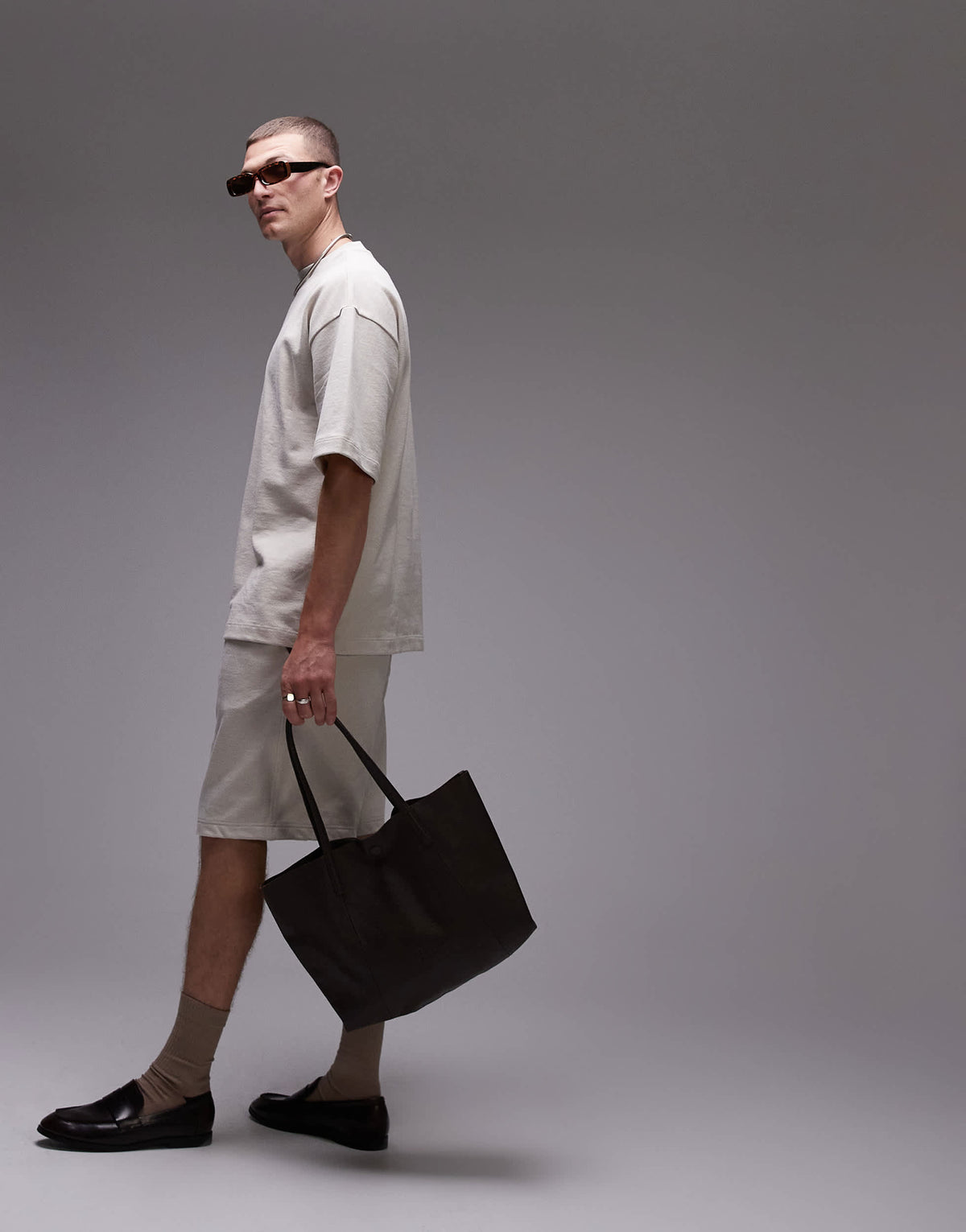 Topman oversized fit linen blend short in stone