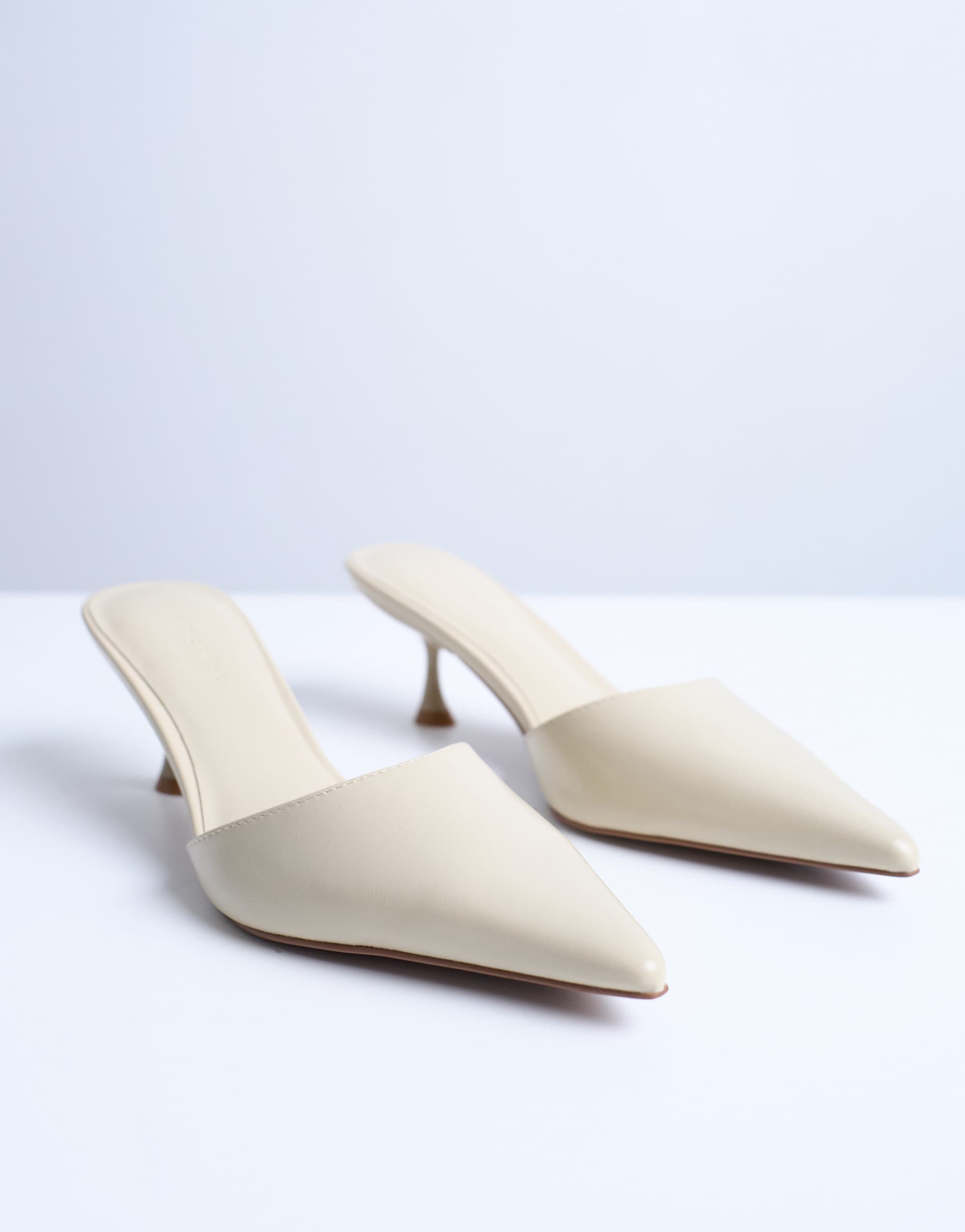Topshop Dorota kitten heel pointed mule in cream