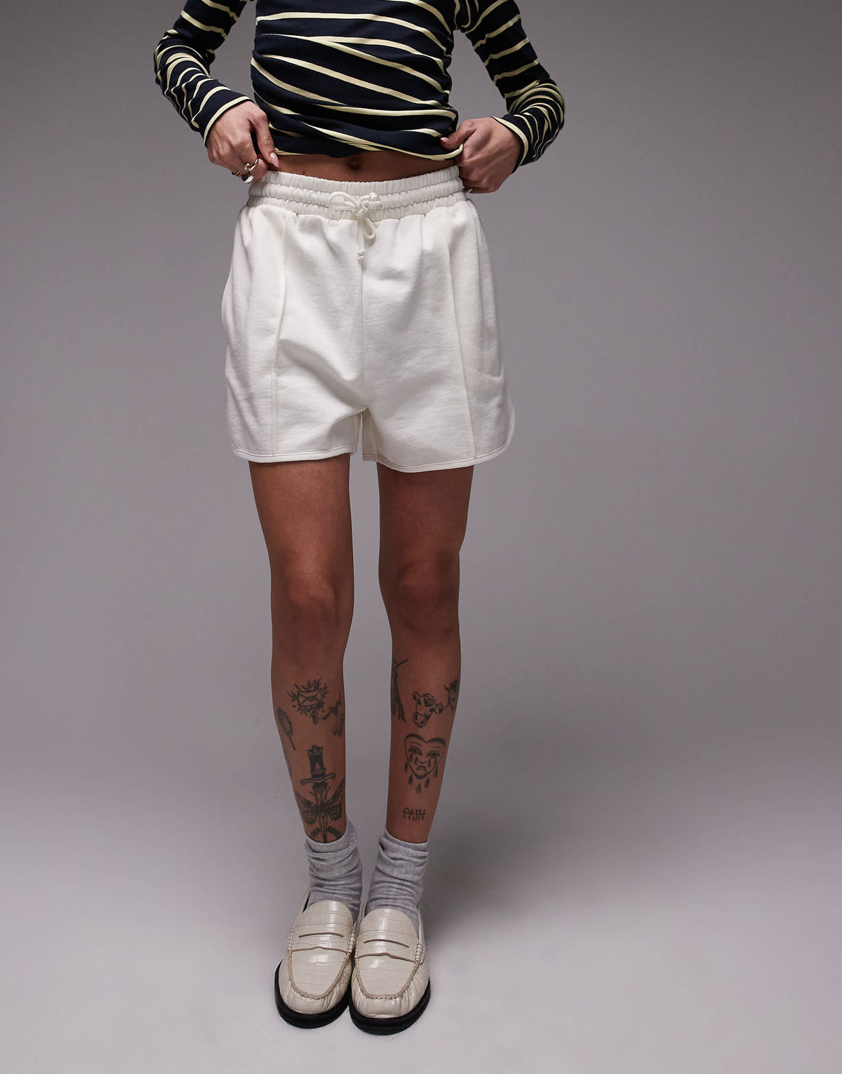 Topshop pintuck jogger short in ecru