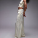 Topshop Satinhose mit Bindegürtel und weitem Bein in Buttermilch