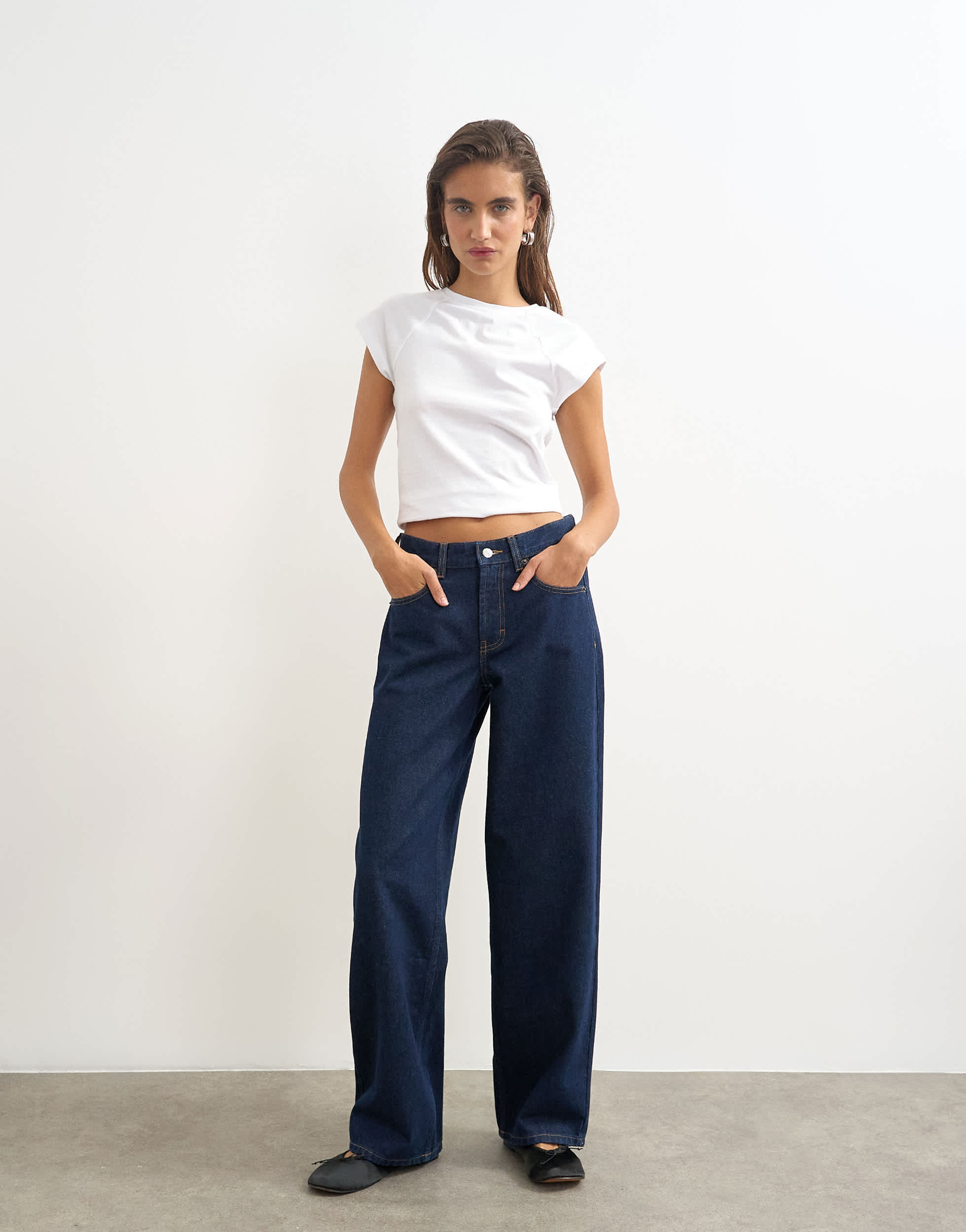 Topshop Cinch low rise relaxed jean in rinse indigo