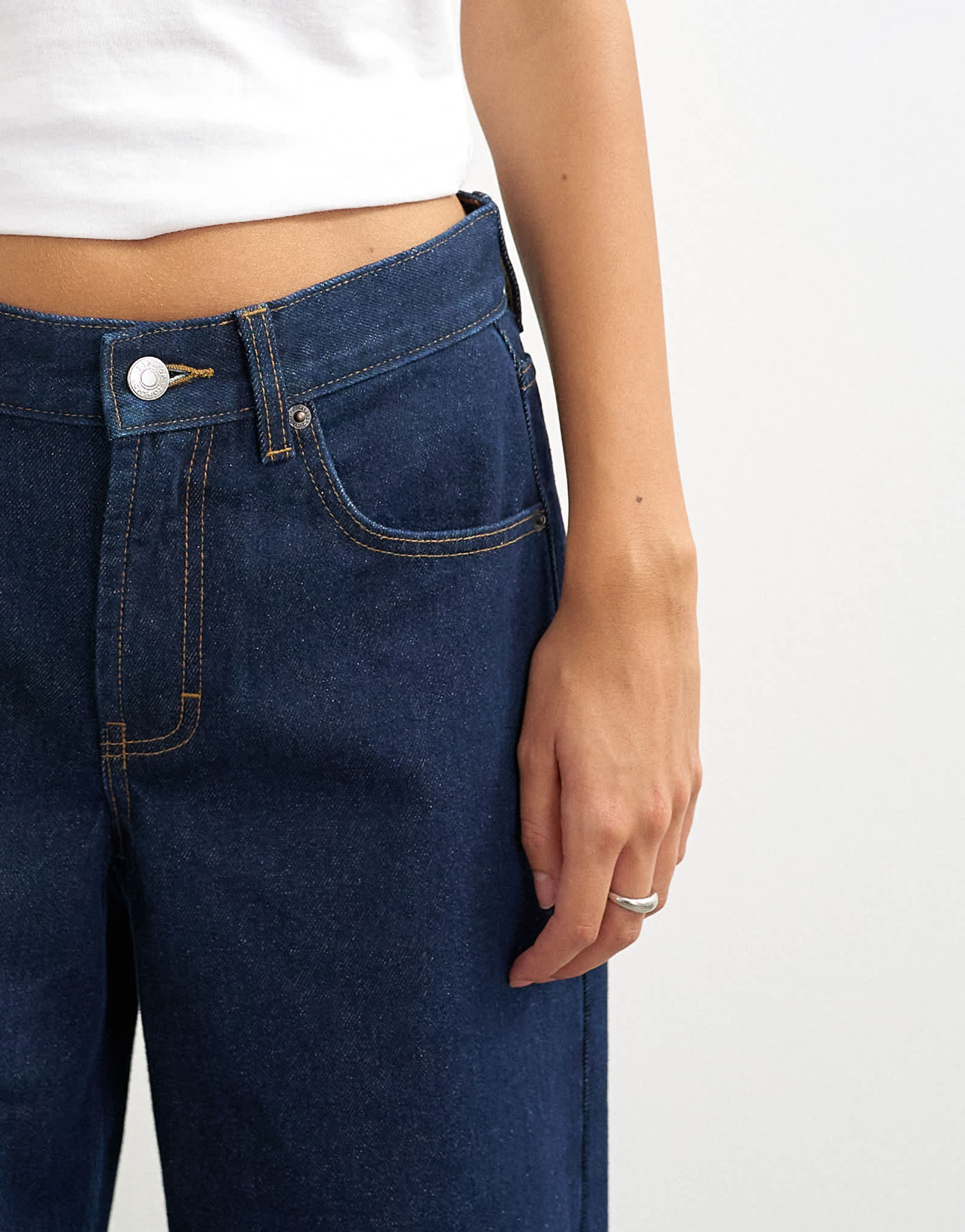 Topshop Cinch low rise relaxed jean in rinse indigo