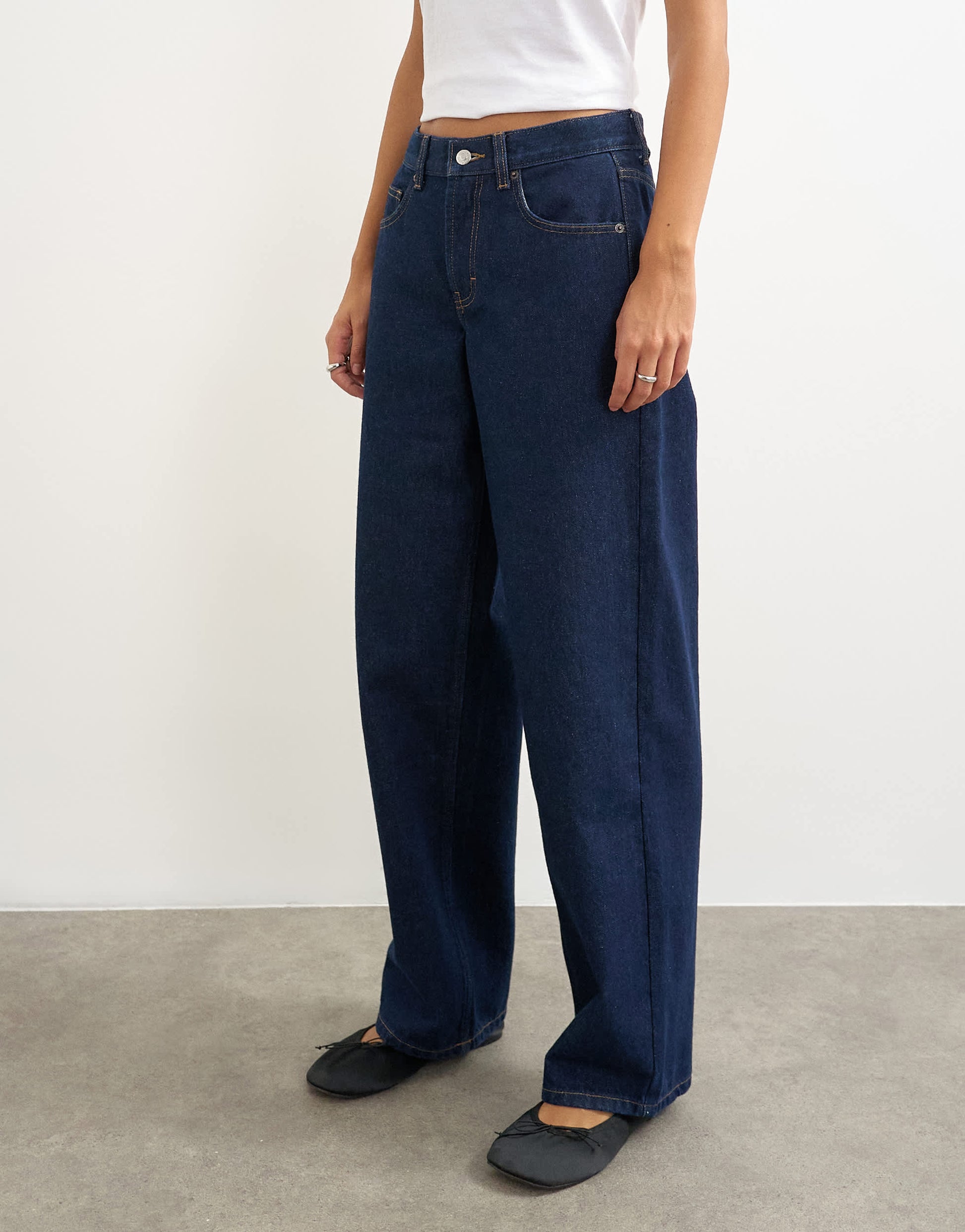 Topshop Cinch low rise relaxed jean in rinse indigo