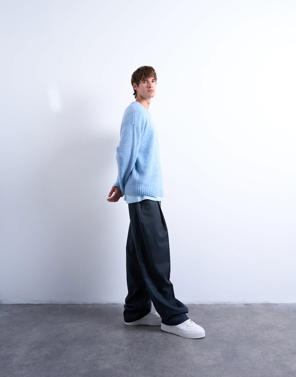 Topman loose knit crew jumper in mid blue