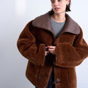 Topshop Oversize-Wendemantel aus Shearling mit Knopfleiste in Schokoladenbraun
