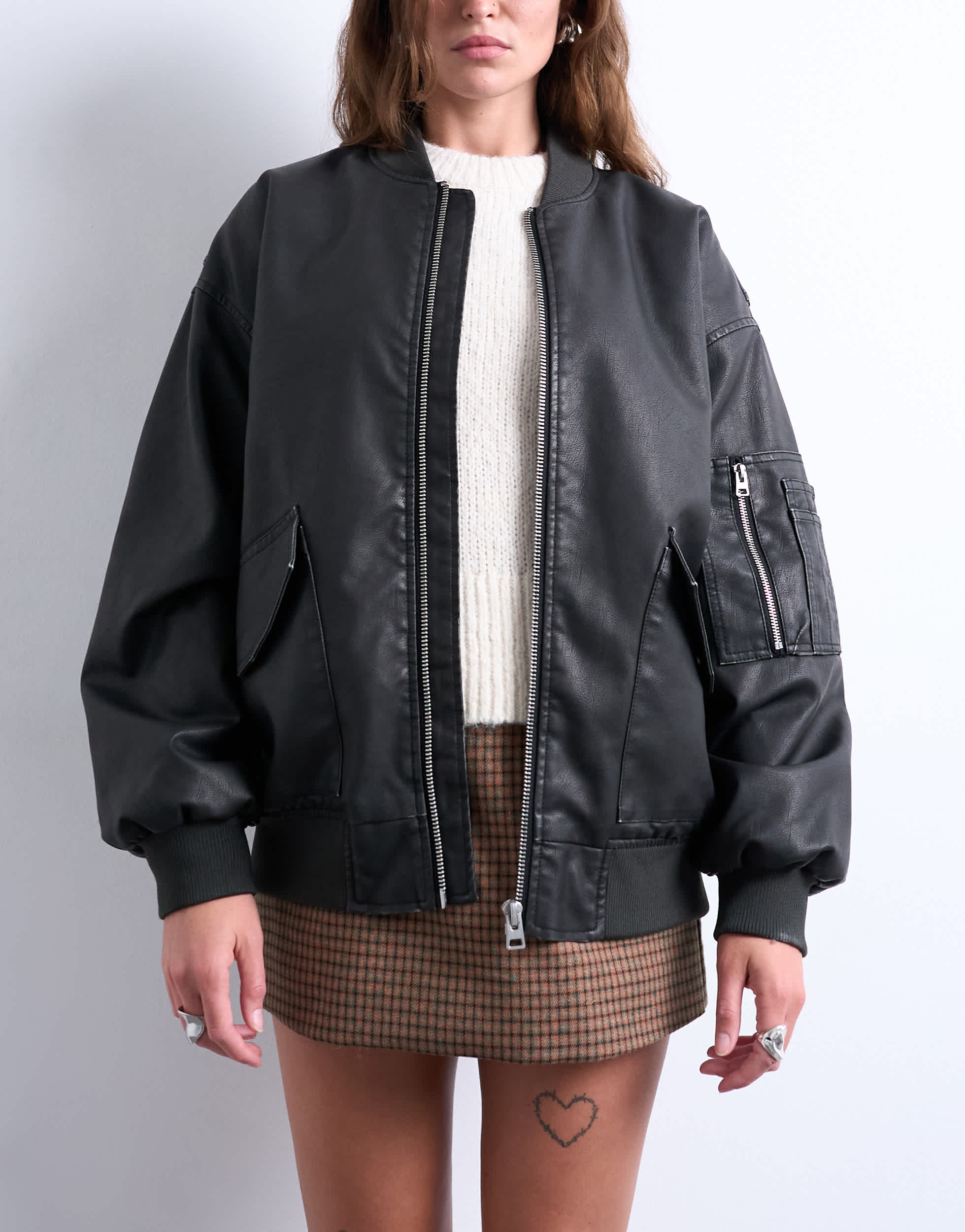 Topshop Oversize-Bomberjacke MA1 aus gewaschenem Kunstleder in Schwarz