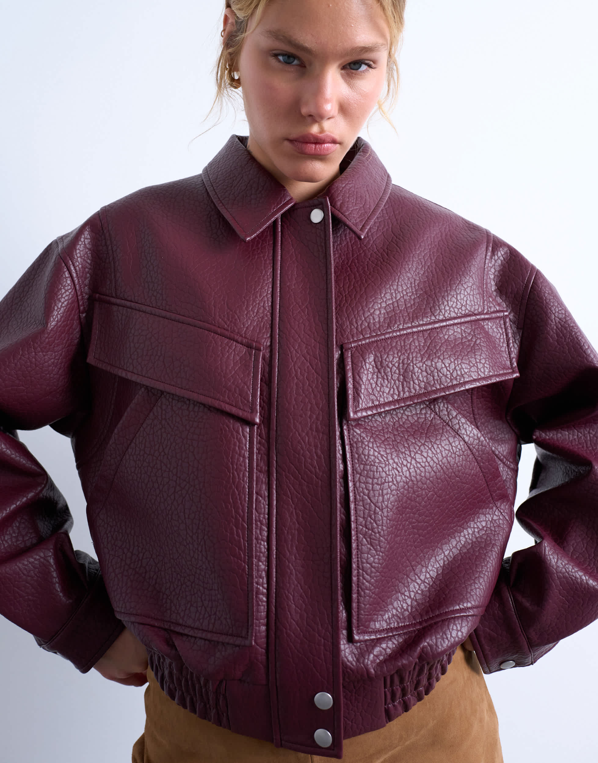 Veste bomber oversize Topshop en similicuir bordeaux, coupe carrée et fermeture éclair.