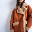 Manteau de voiture ultra oversize en peau de mouton Topshop, couleur beige et crème