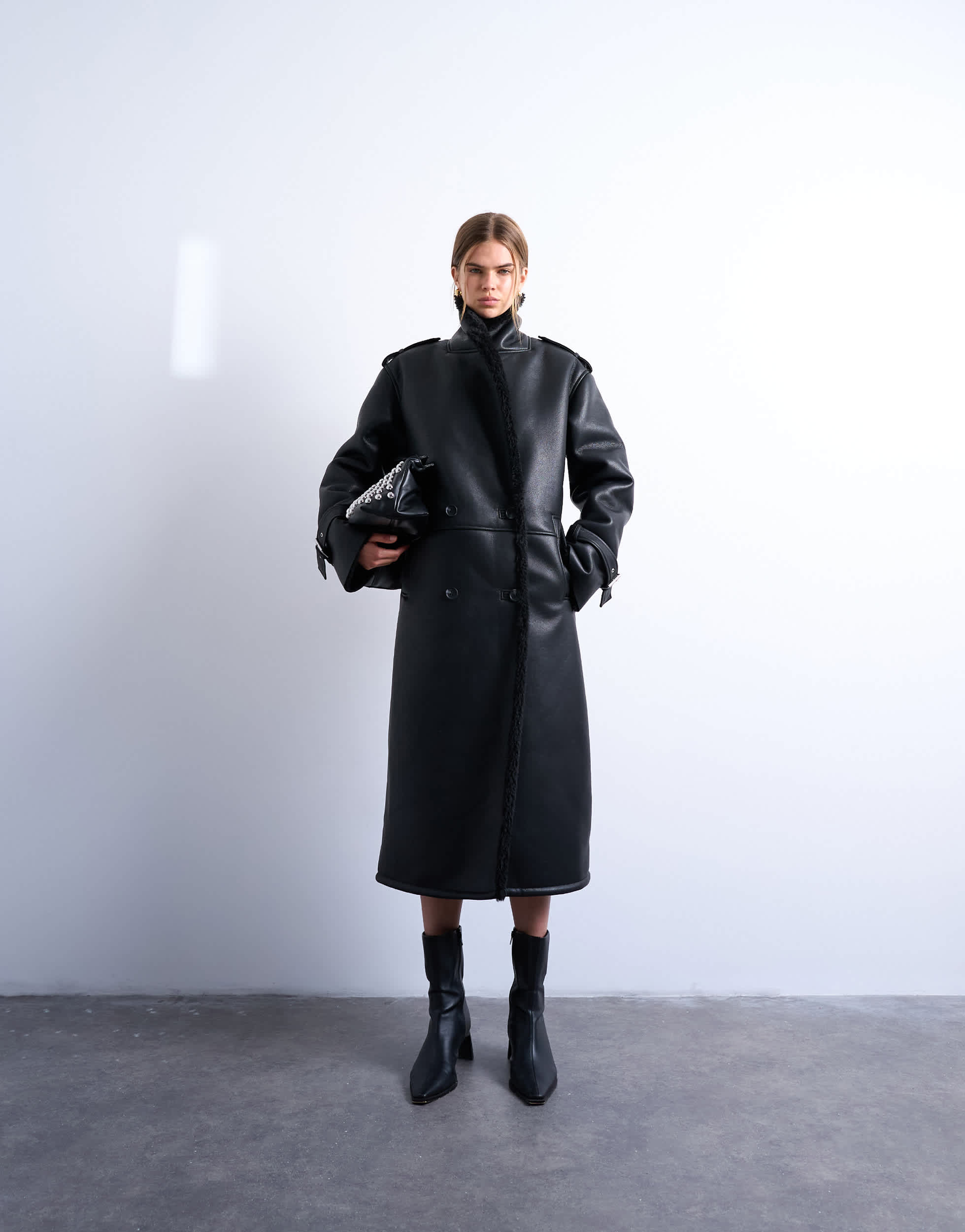 Topshop langer, trichterförmiger Oversize-Fliegermantel in Schwarz