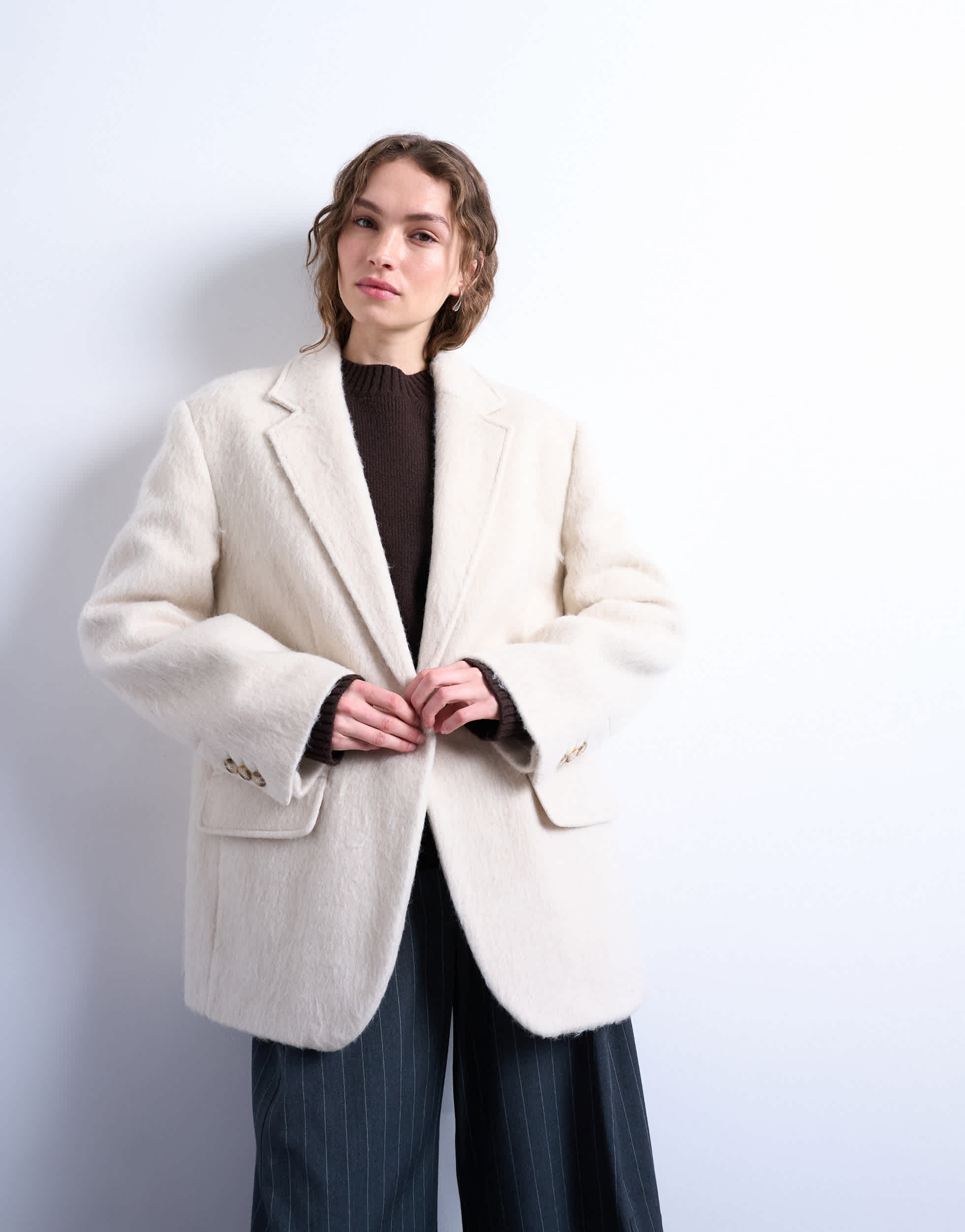 Topshop langer, gebürsteter Ein-Knopf-Blazer aus Wolle in Creme