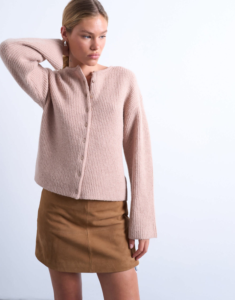 Topshop – locker sitzende Strickjacke aus Rippstrick in der Farbe „Oat“