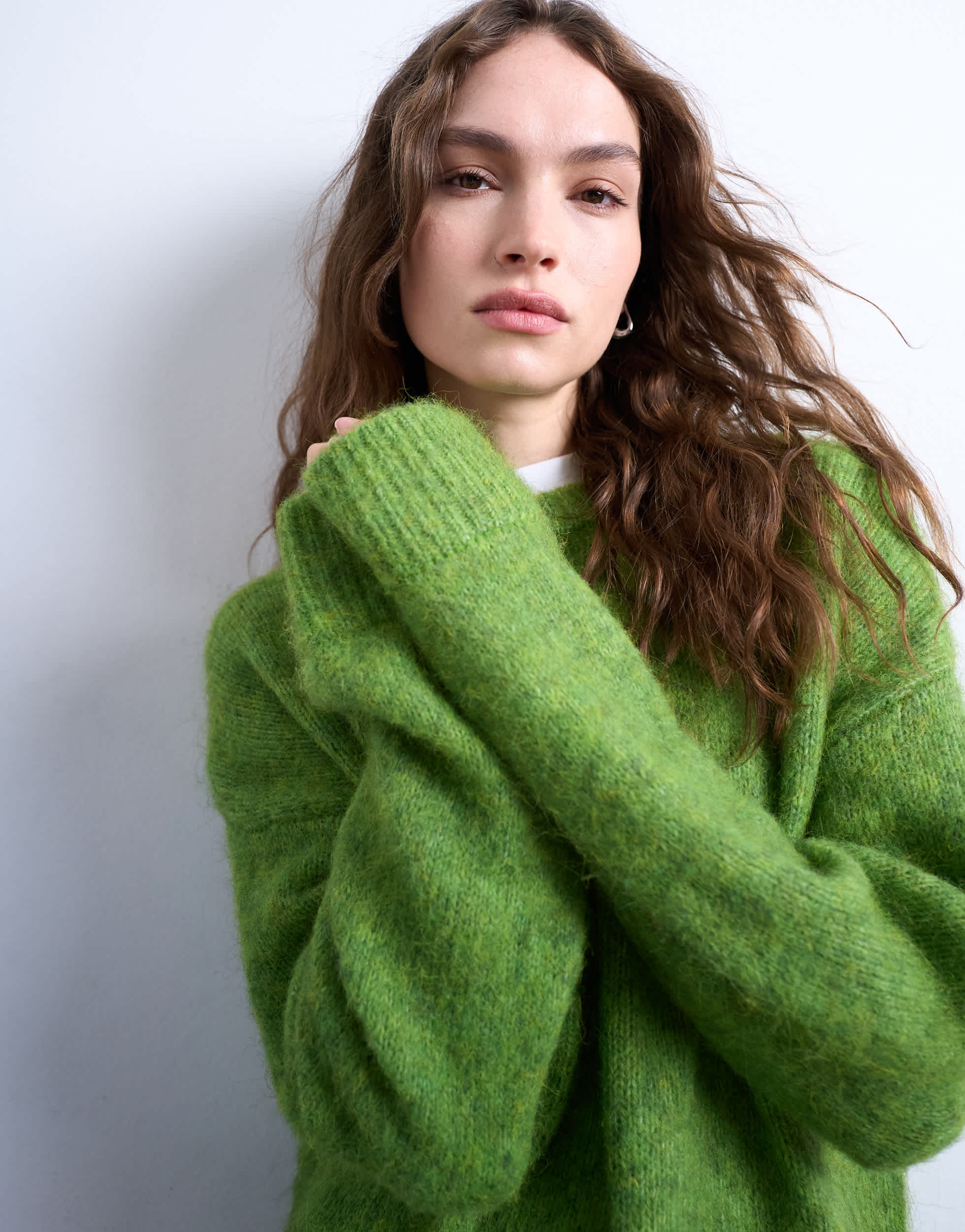 Topshop gestrickter, kastiger, flauschiger Rundhalspullover in Grün