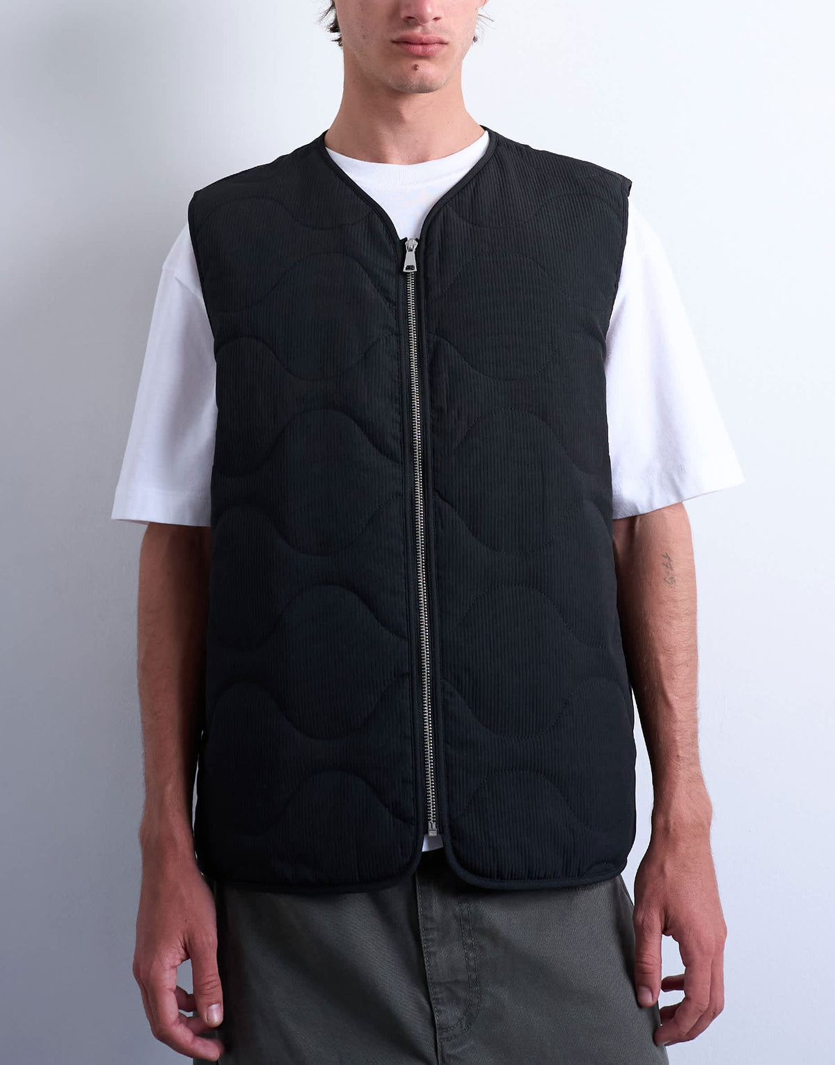 Topman onion quilted gilet in black