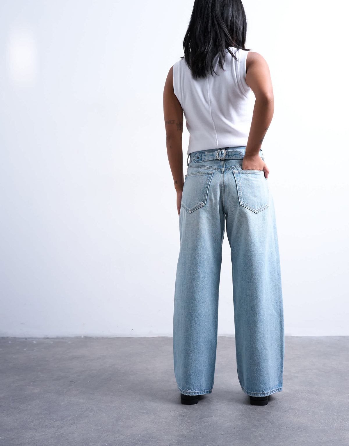 Topshop Petite Cinch low rise relaxed jean in bleach
