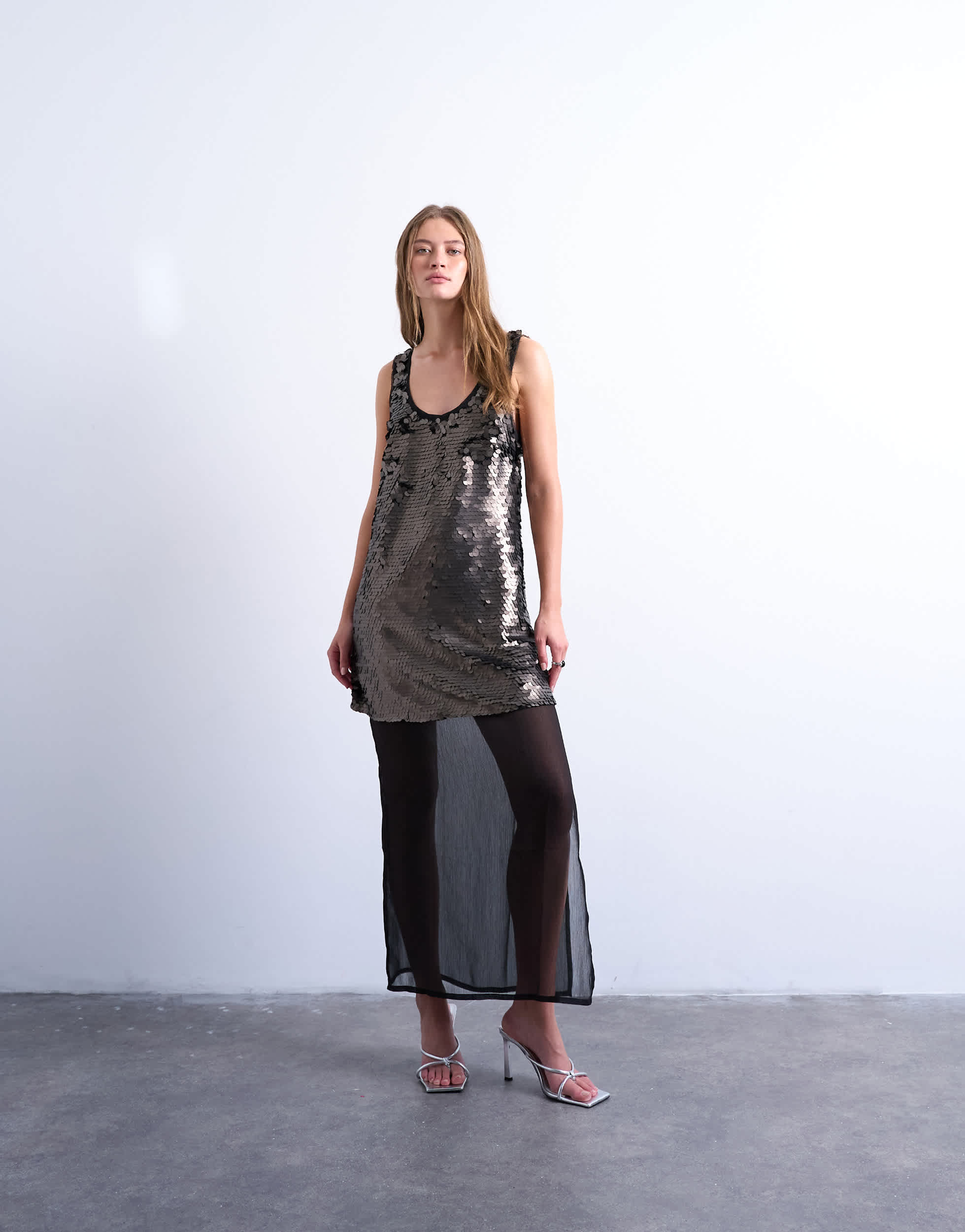 Topshop mehrlagiges, transparentes Pailletten-Midikleid in Zinnoptik