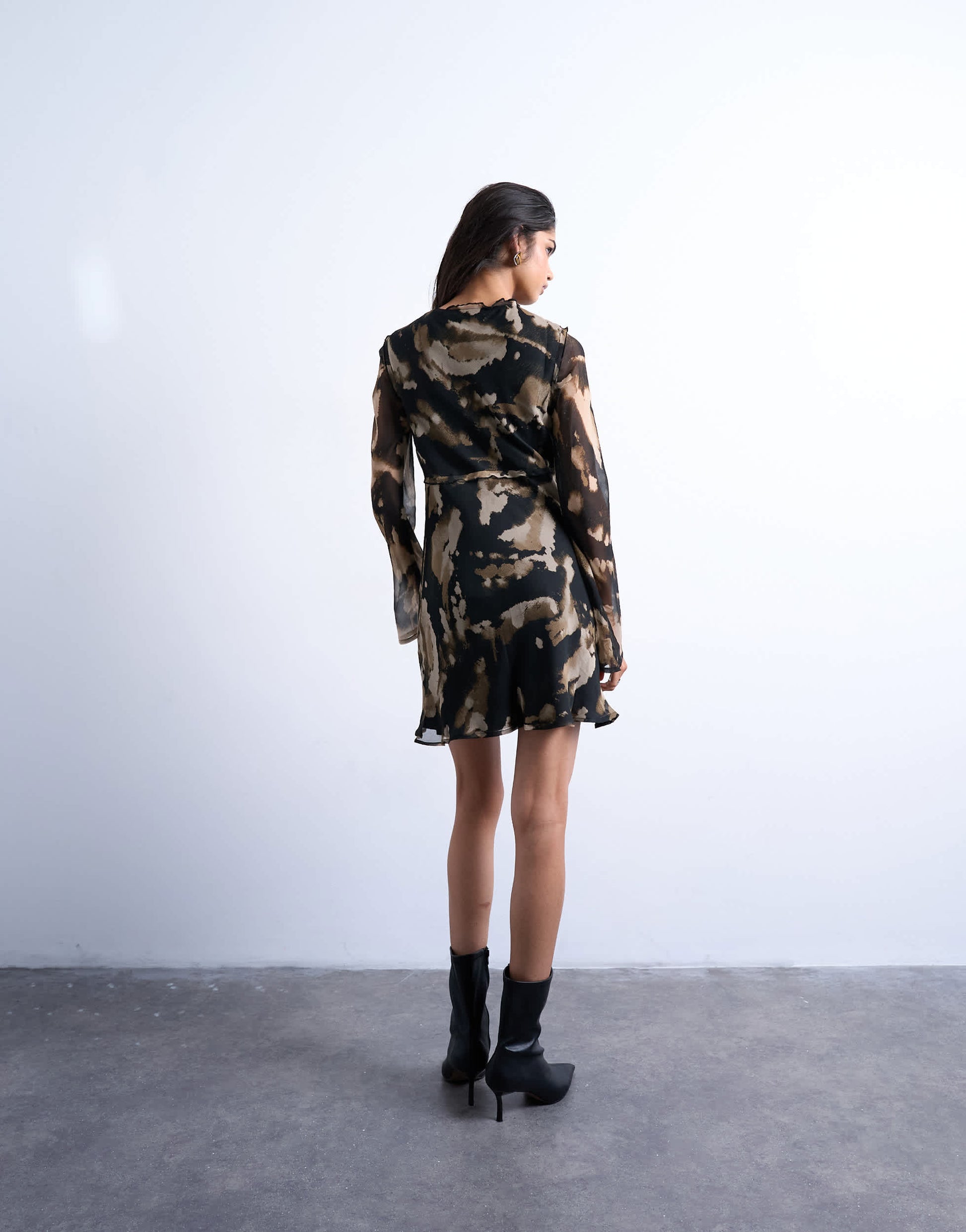 Topshop tie front long sleeve mini tea dress in abstract print