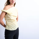 Top en velours à épaules torsadées Topshop couleur crème