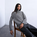 Gestreifter Strickcardigan und Schal von Topshop in Mono