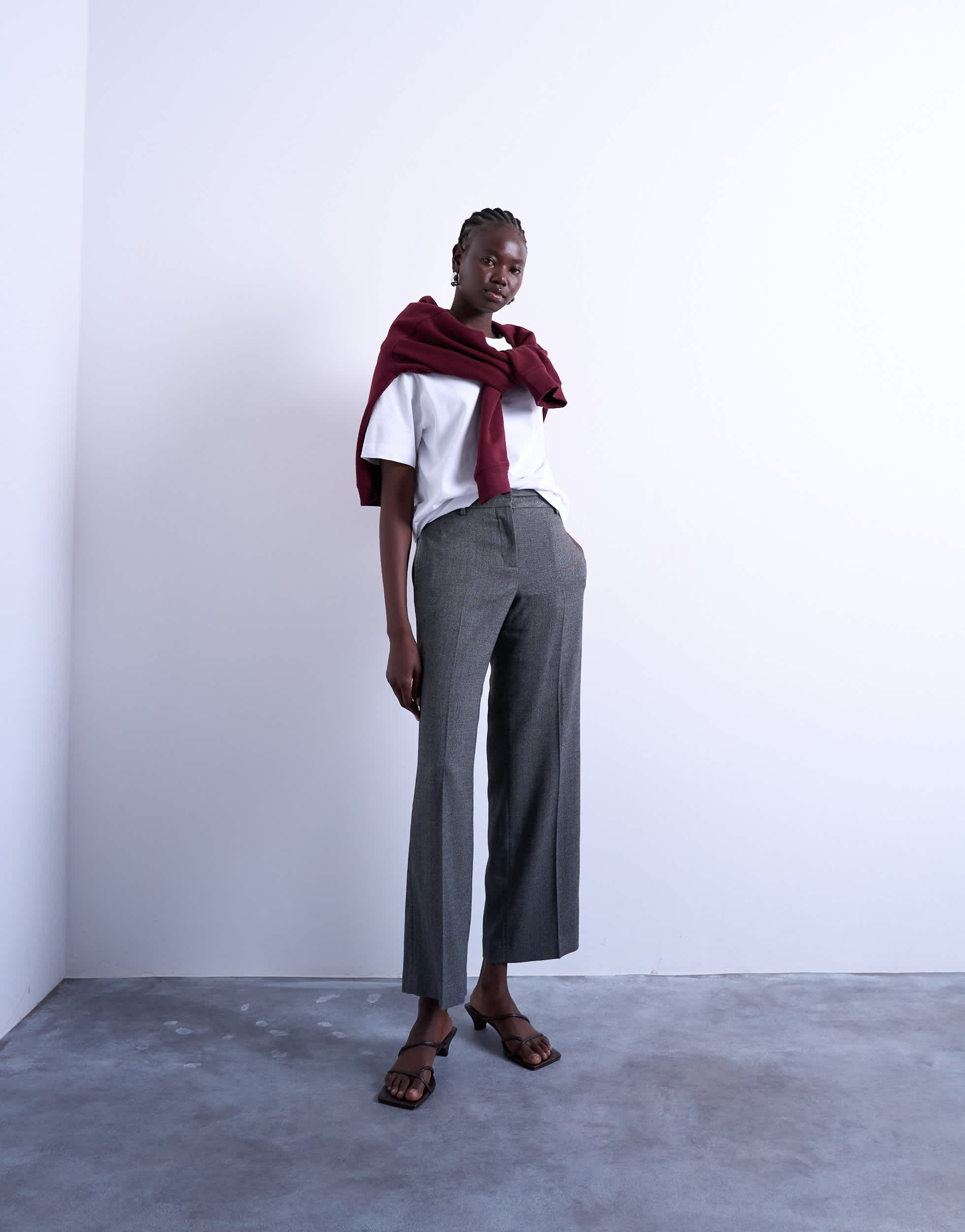 Pantalon Topshop gris, taille basse, coupe droite et décontractée