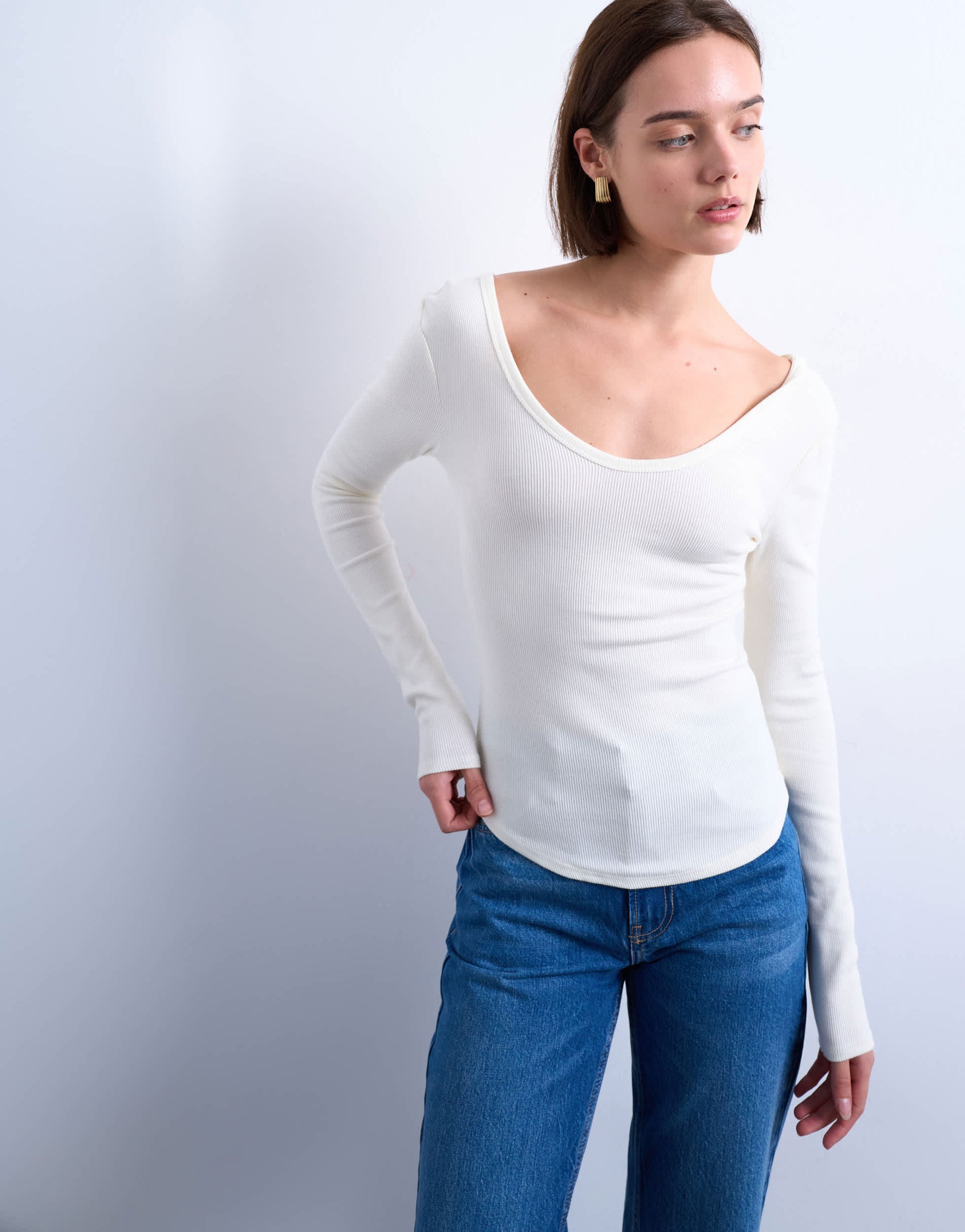 Topshop rib v-neck long sleeve curved hem top in ecru