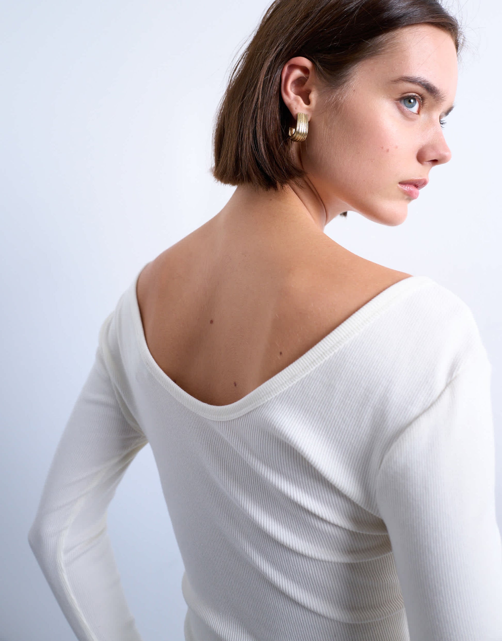 Topshop rib v-neck long sleeve curved hem top in ecru