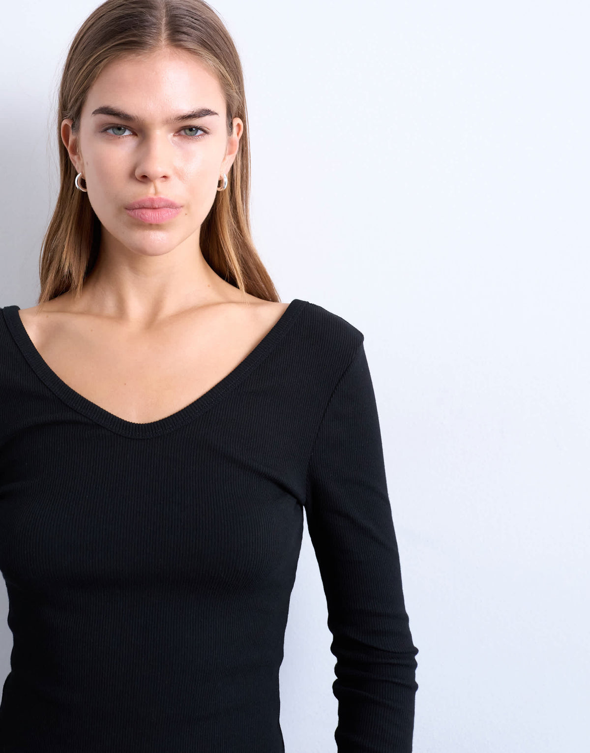 Topshop rib v-neck long sleeve curved hem top in black