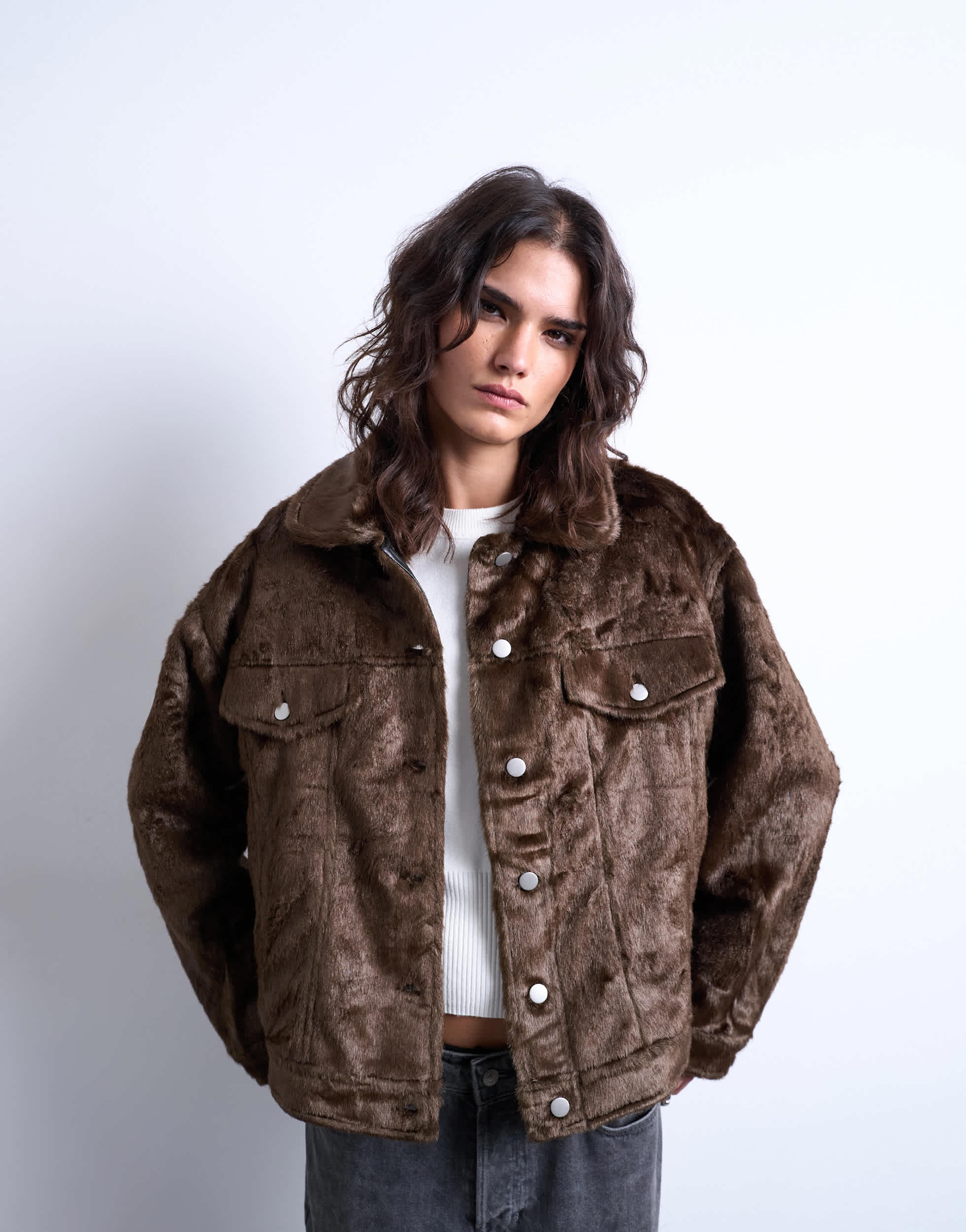 Topshop Western-Truckerjacke aus Kunstpelz in Braun