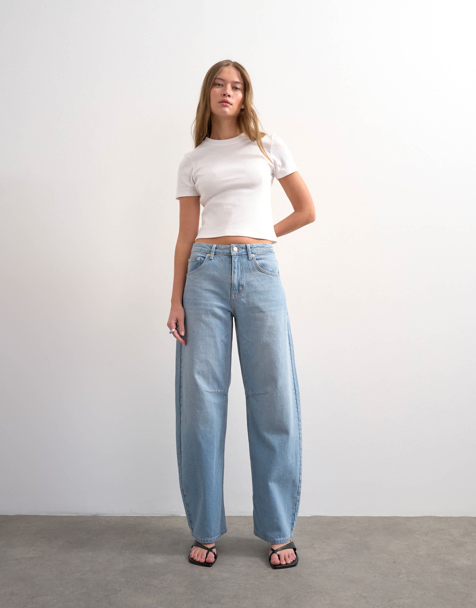 Topshop Barrel mid rise jean in bleach