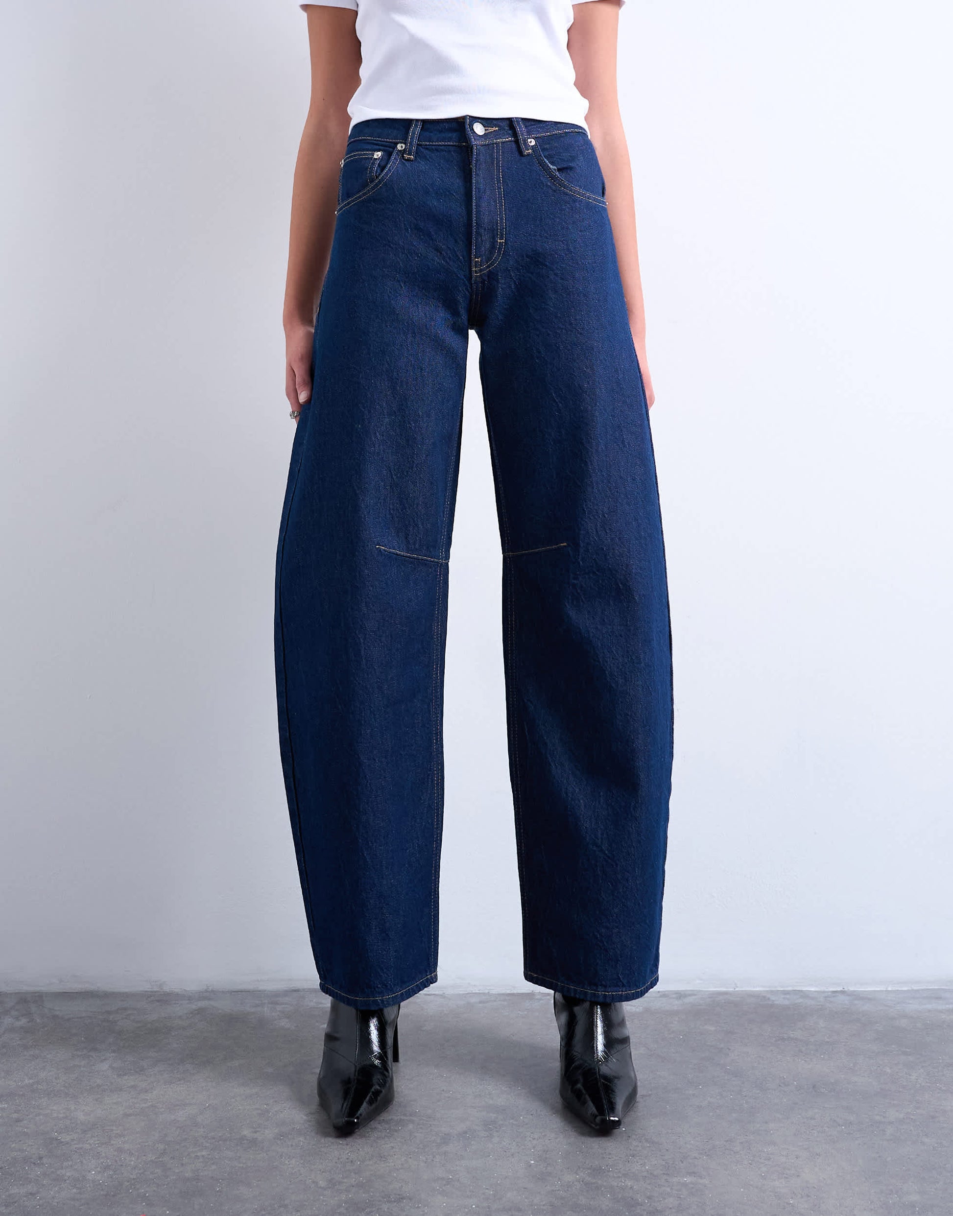 Topshop Barrel mid rise jean in indigo rinse
