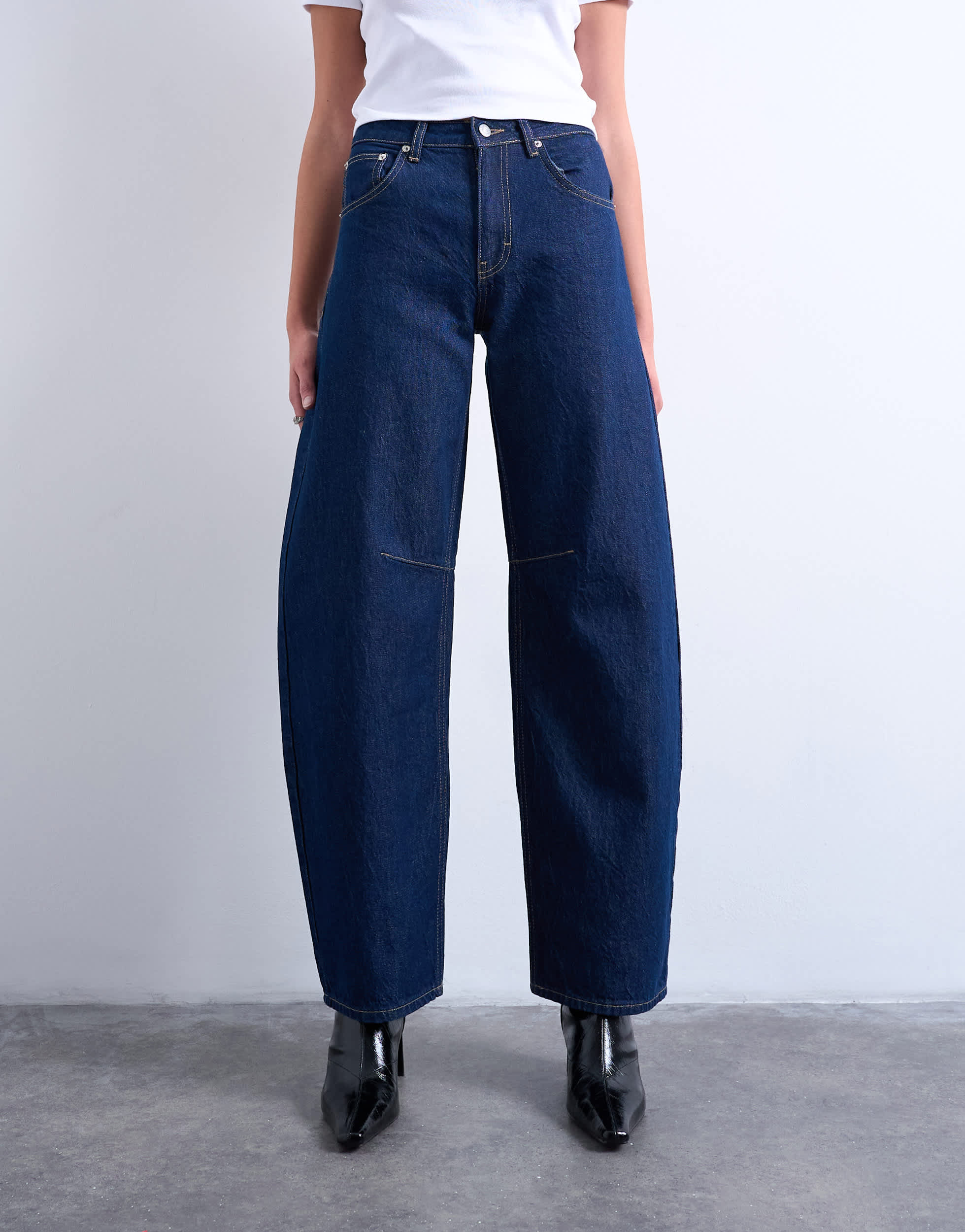 Topshop Barrel mid rise jean in indigo rinse