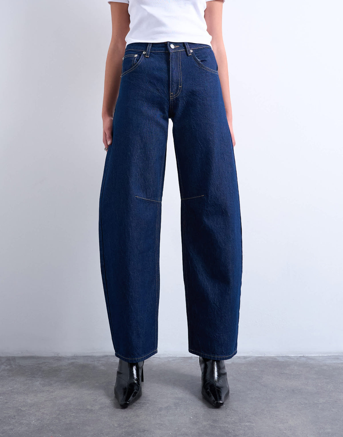 Topshop Barrel mid rise jean in indigo rinse