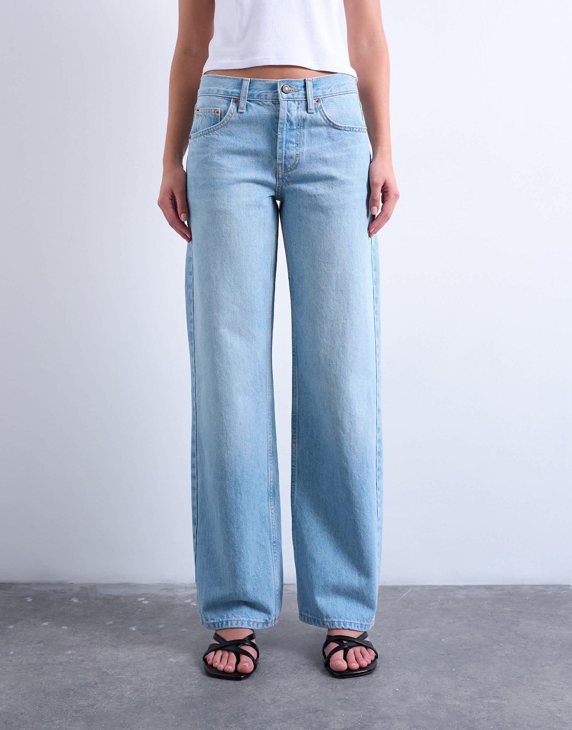Topshop Ember low rise straight leg jean in bleach