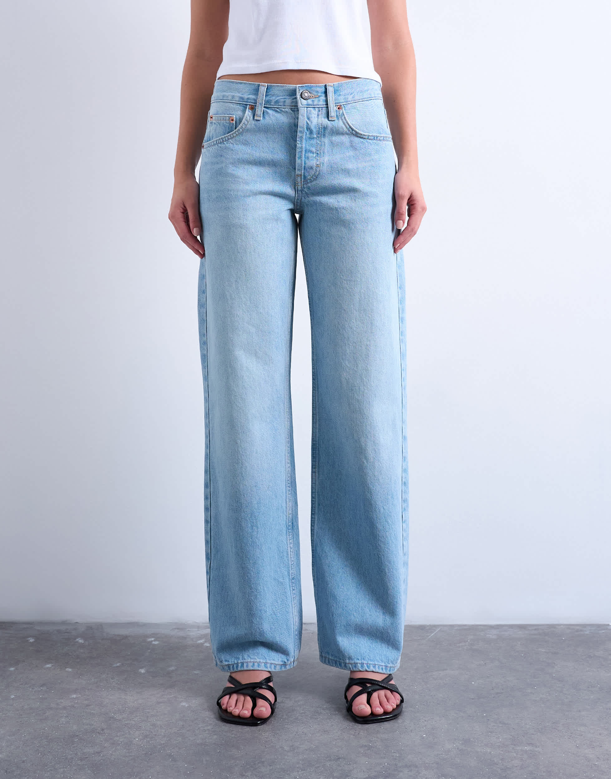 Topshop Ember low rise straight leg jean in bleach