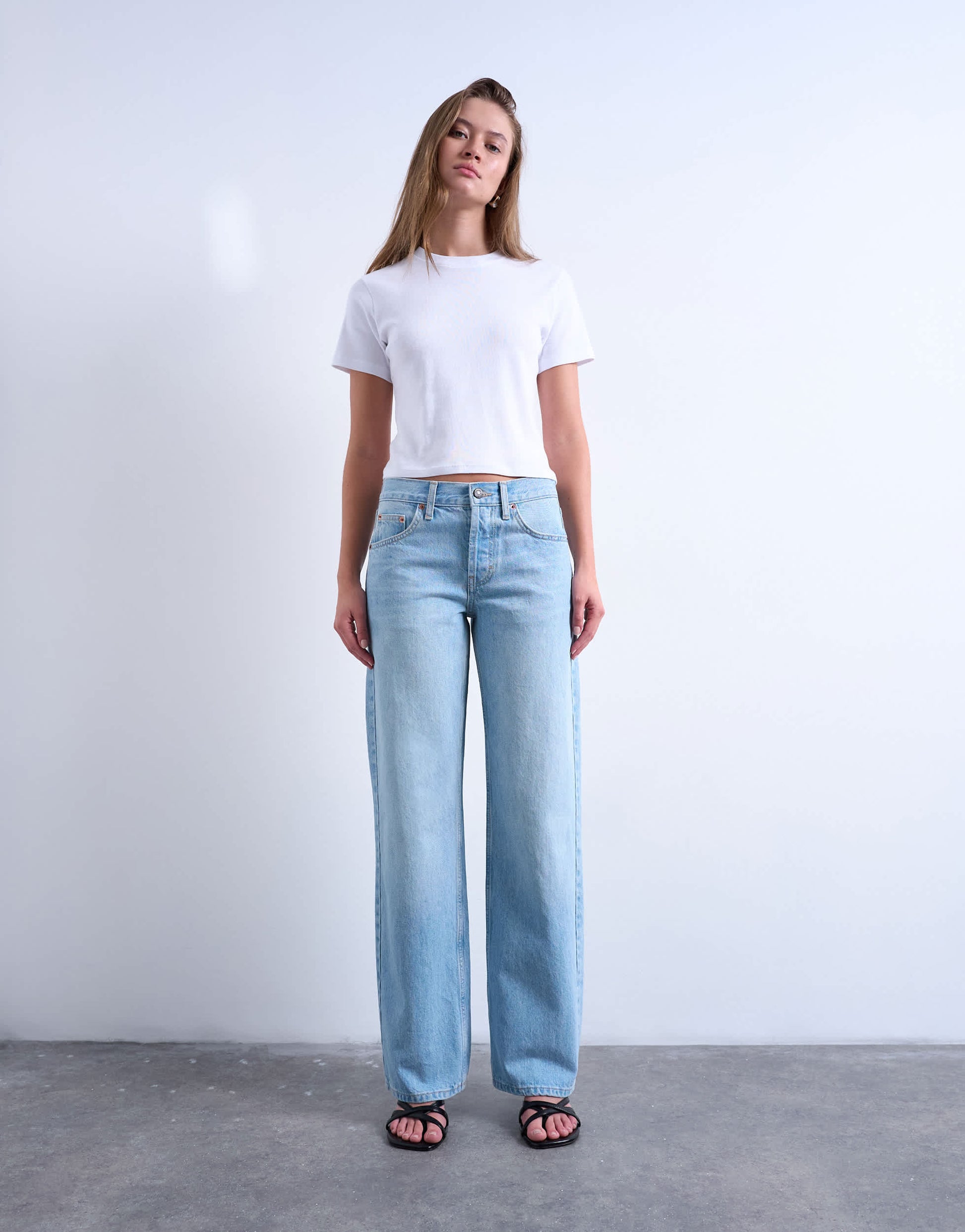 Topshop Ember low rise straight leg jean in bleach