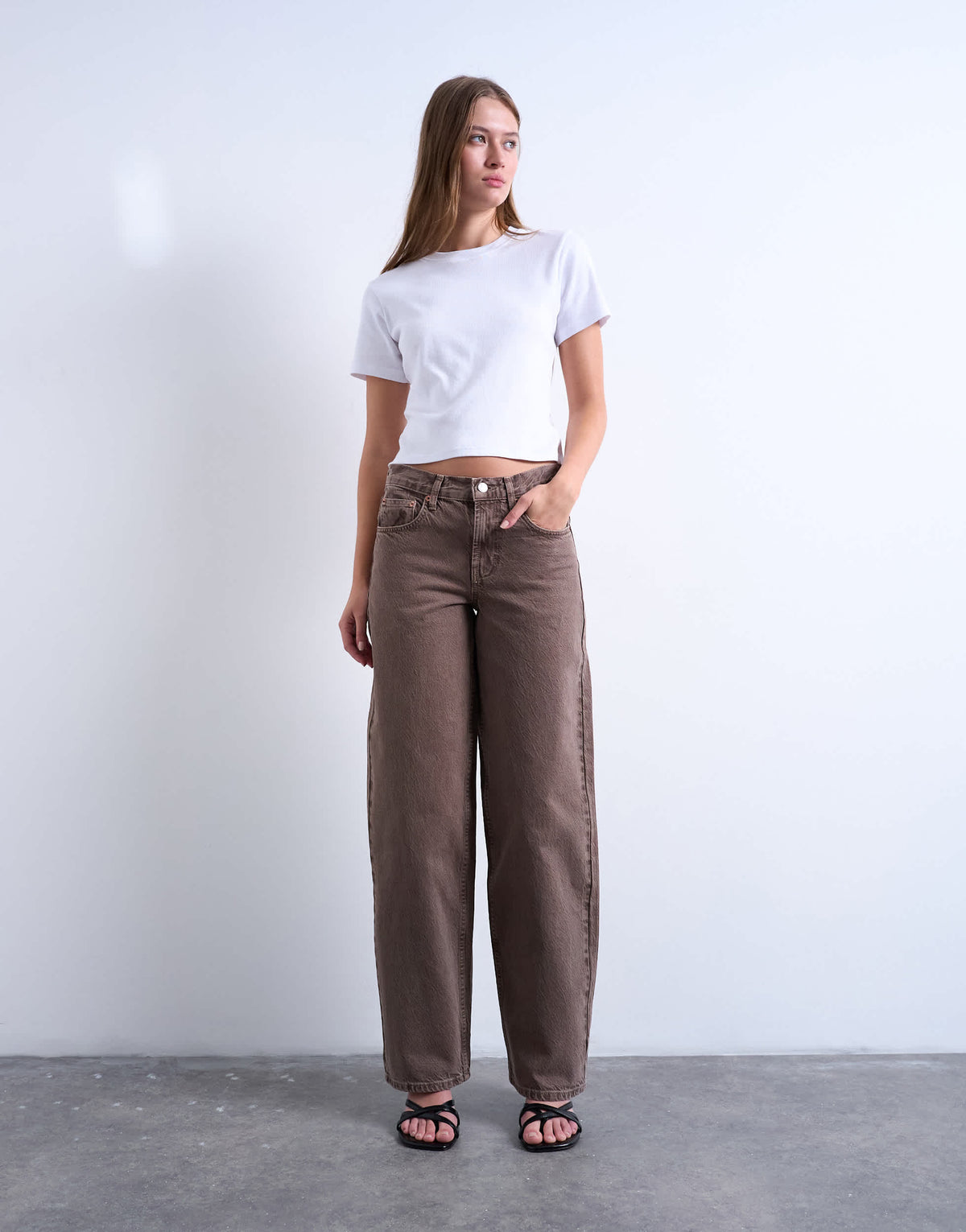 Topshop Cinch low rise relaxed jeans in otter