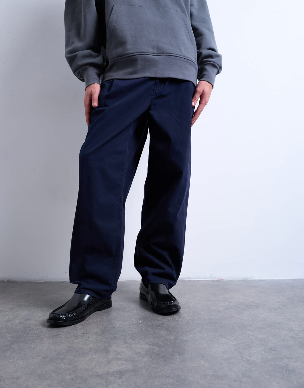 Topman taper fit twill trouser in navy