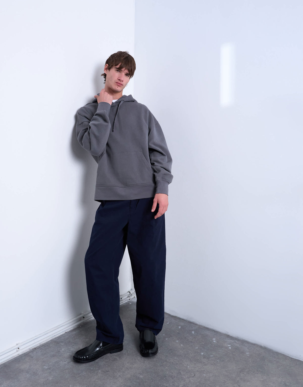 Topman taper fit twill trouser in navy