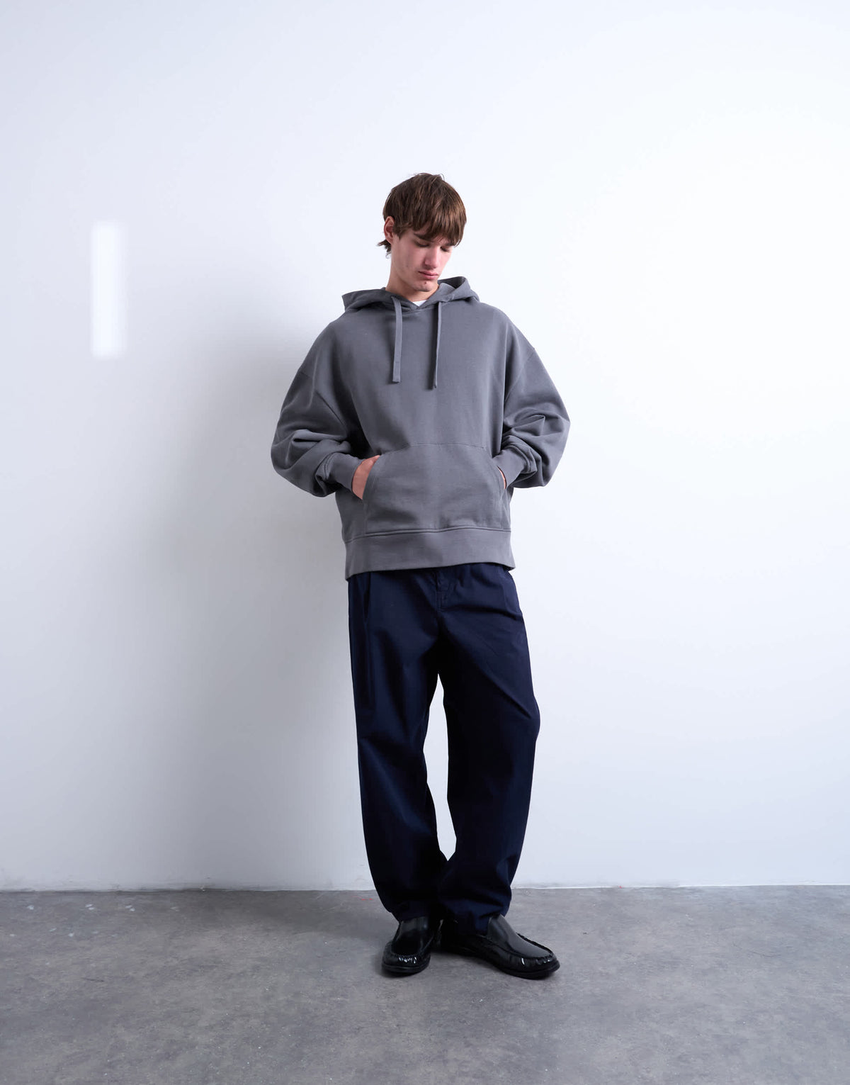 Topman taper fit twill trouser in navy