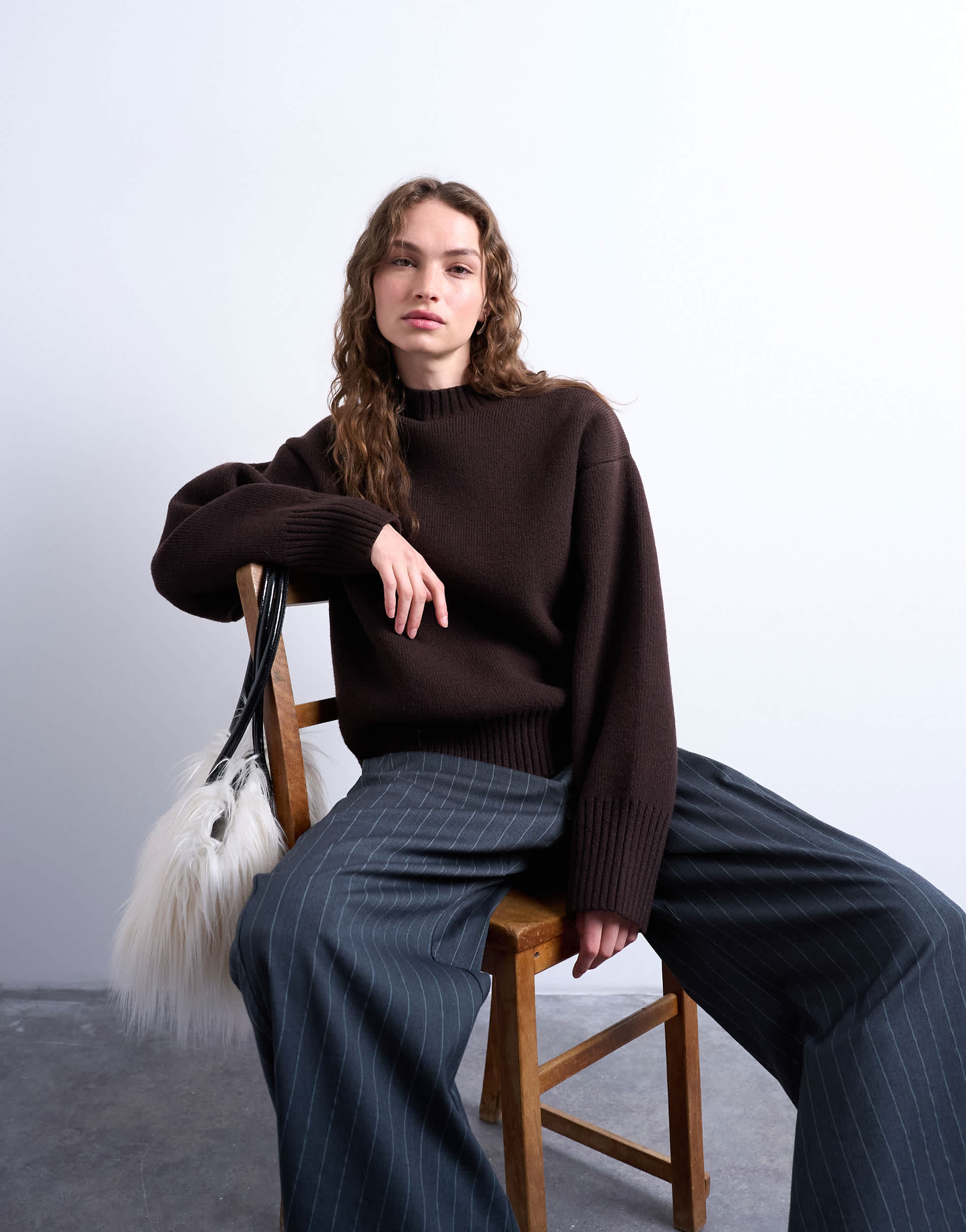 Topshop Grobstrickpullover mit Rundhalsausschnitt in Schokoladenbraun