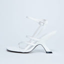Topshop Indigo Riemchen-Mules mit schrägem Absatz in Off-White