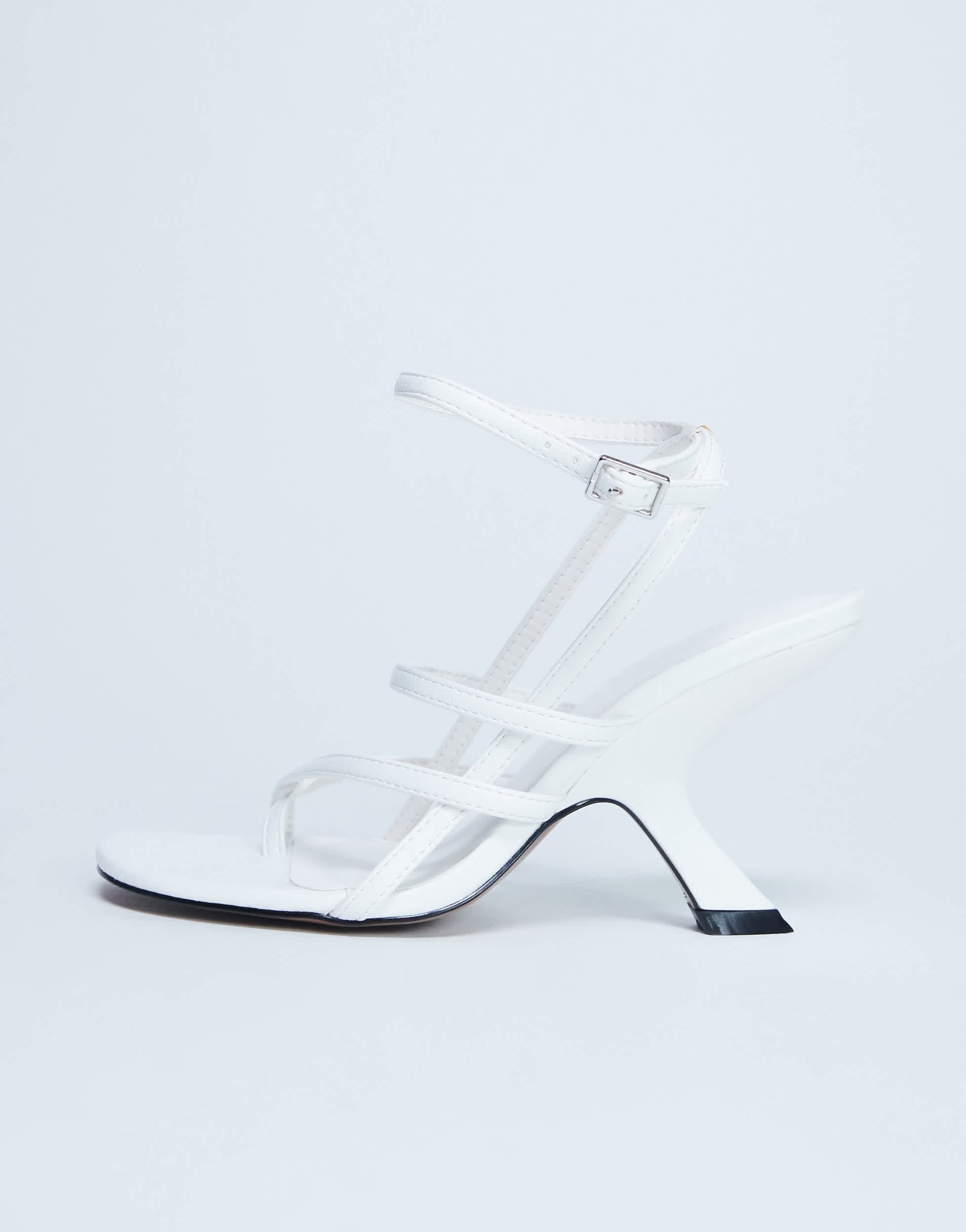 Topshop Indigo Riemchen-Mules mit schrägem Absatz in Off-White