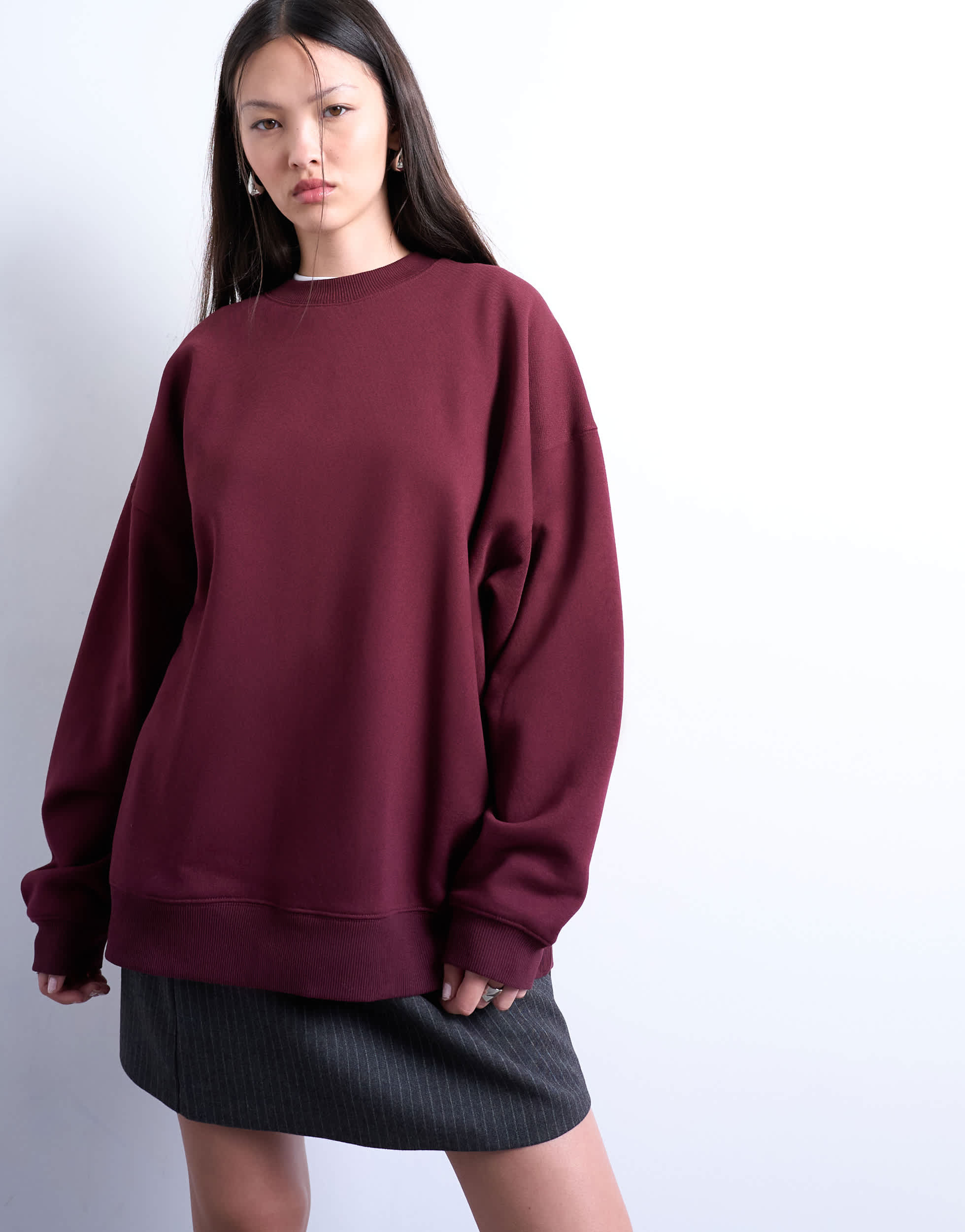 Topshop Oversize-Sweatshirt mit langem Bein in Burgunderrot