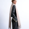 Topshop Simone superweicher Decken-Schal in Taupe