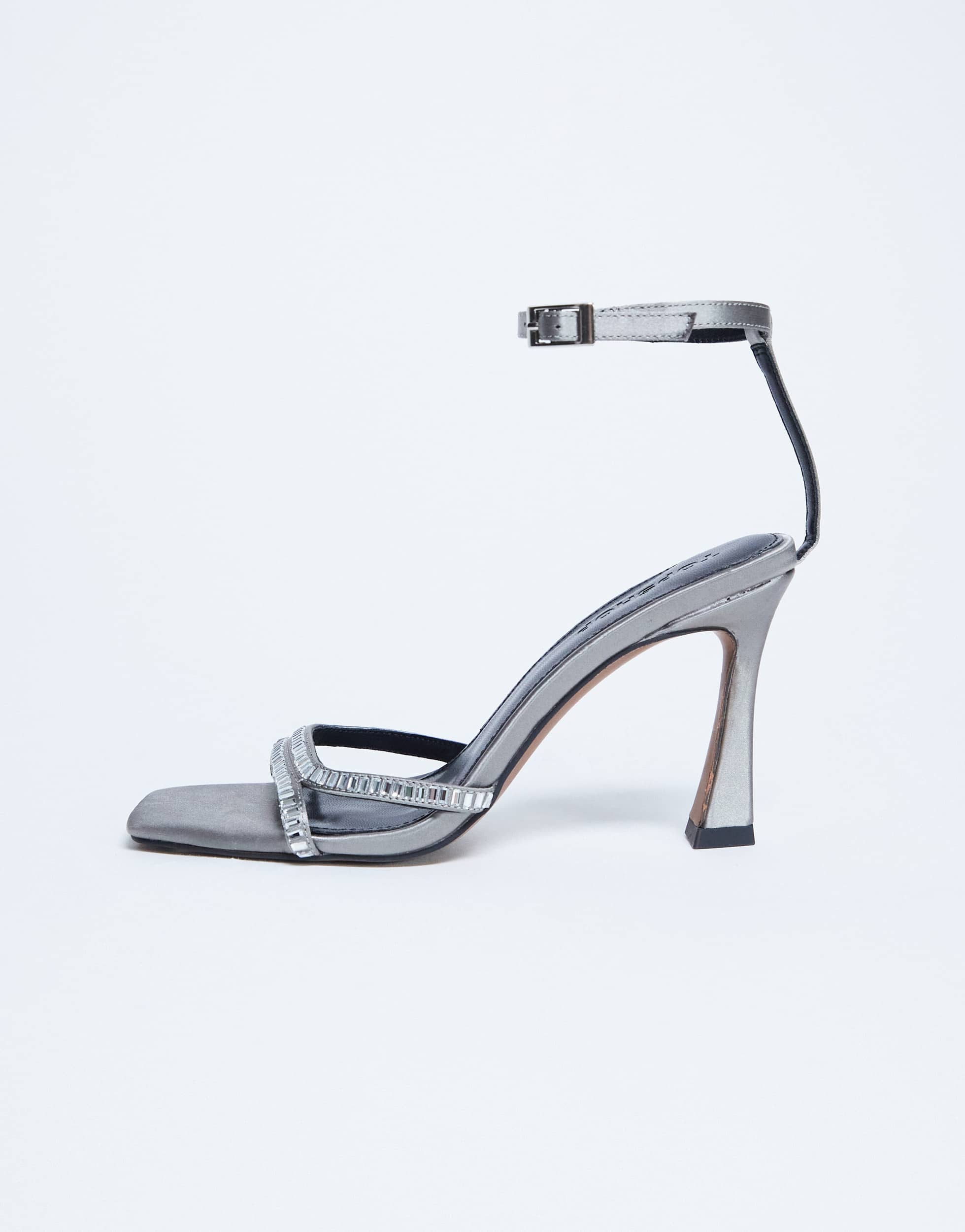 Topshop Fifi Sandale mit verziertem Absatz in Silber