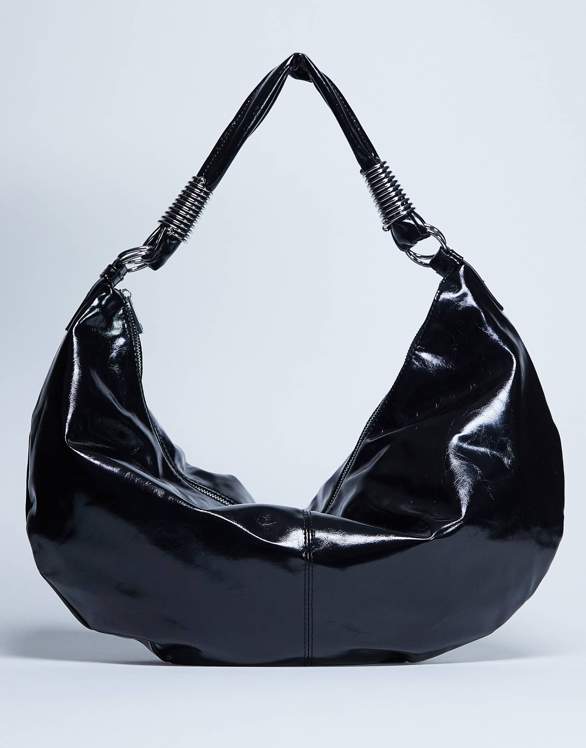 Topshop Sloane Schultertasche mit Hardware-Ausschnitt in Schwarz